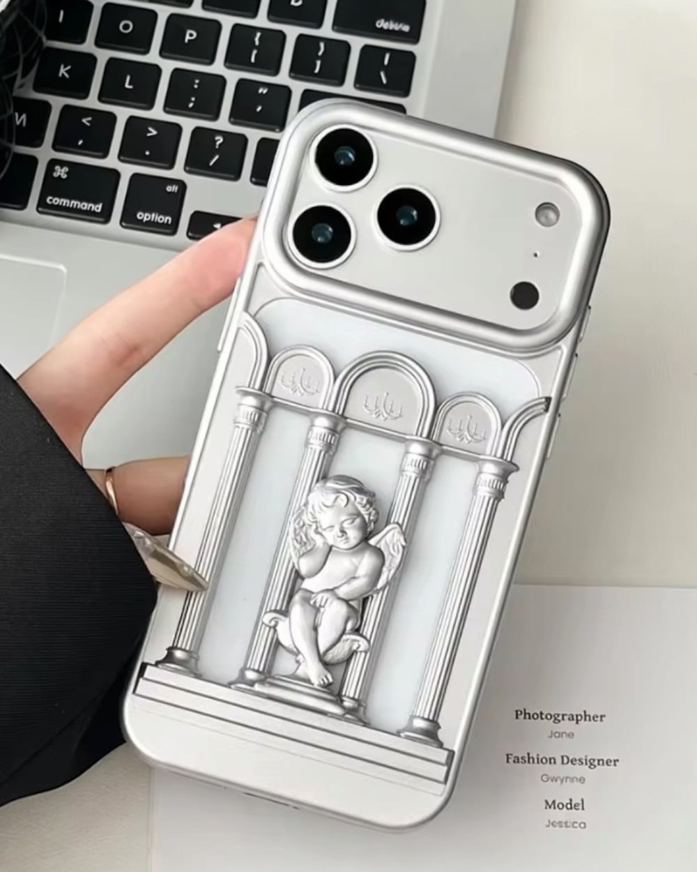 Telefon KılıfıIphone Uyumlu Telefon Rengini Gösteren 3D Melek Kabartmalı Lüks Kılıf