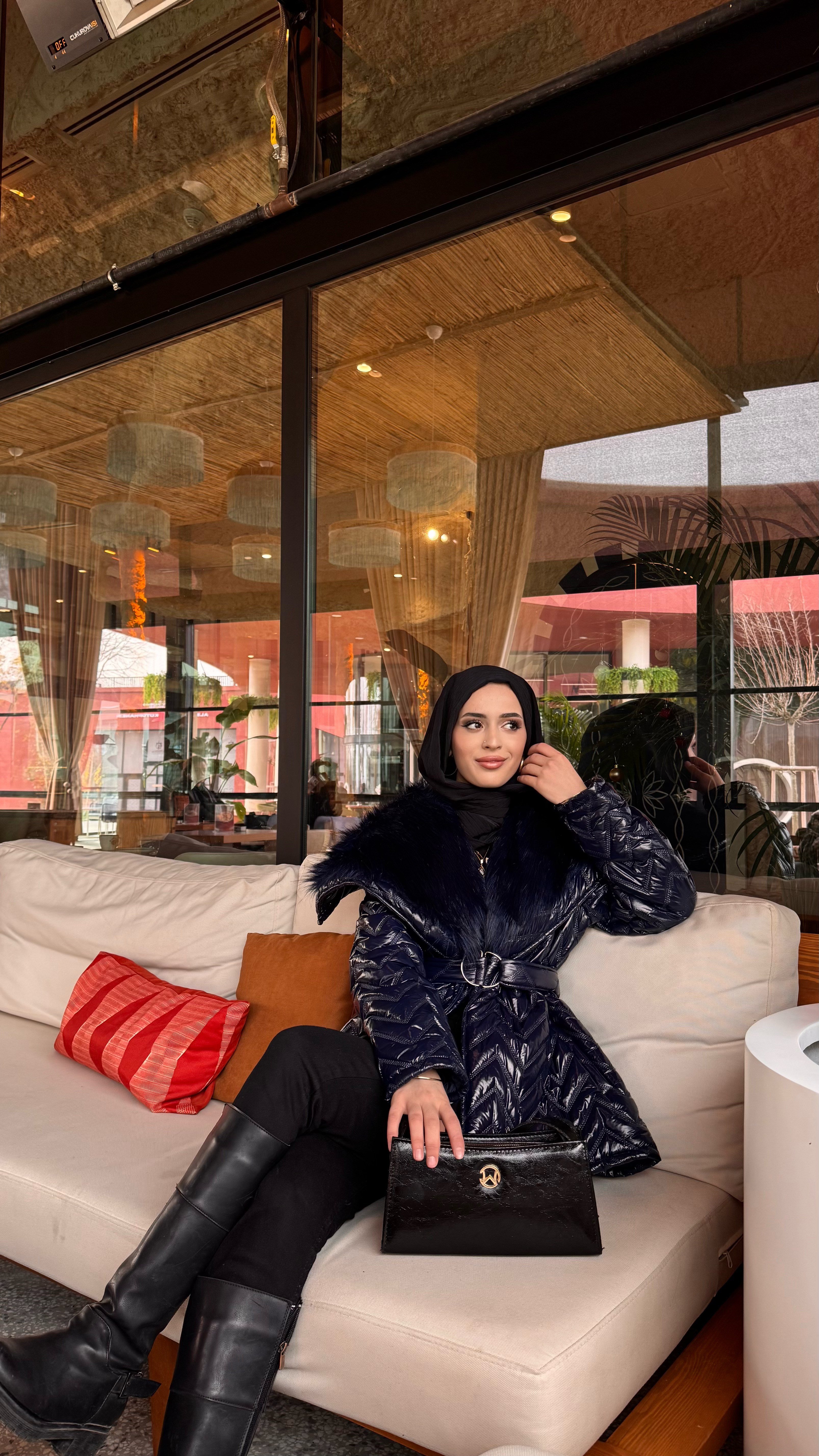 Yakası Kürklü Parlak Mont | Lacivert