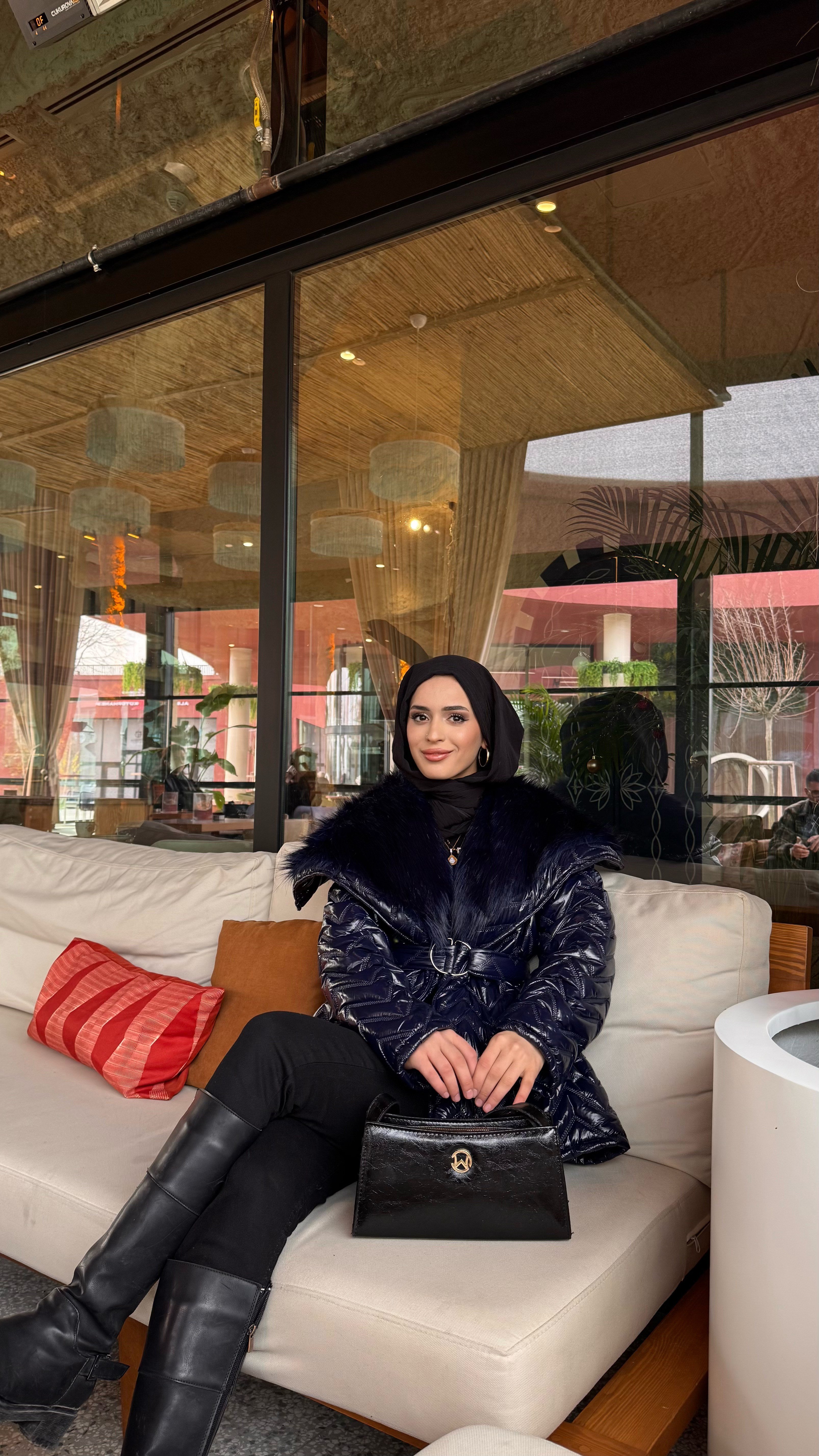 Yakası Kürklü Parlak Mont | Lacivert