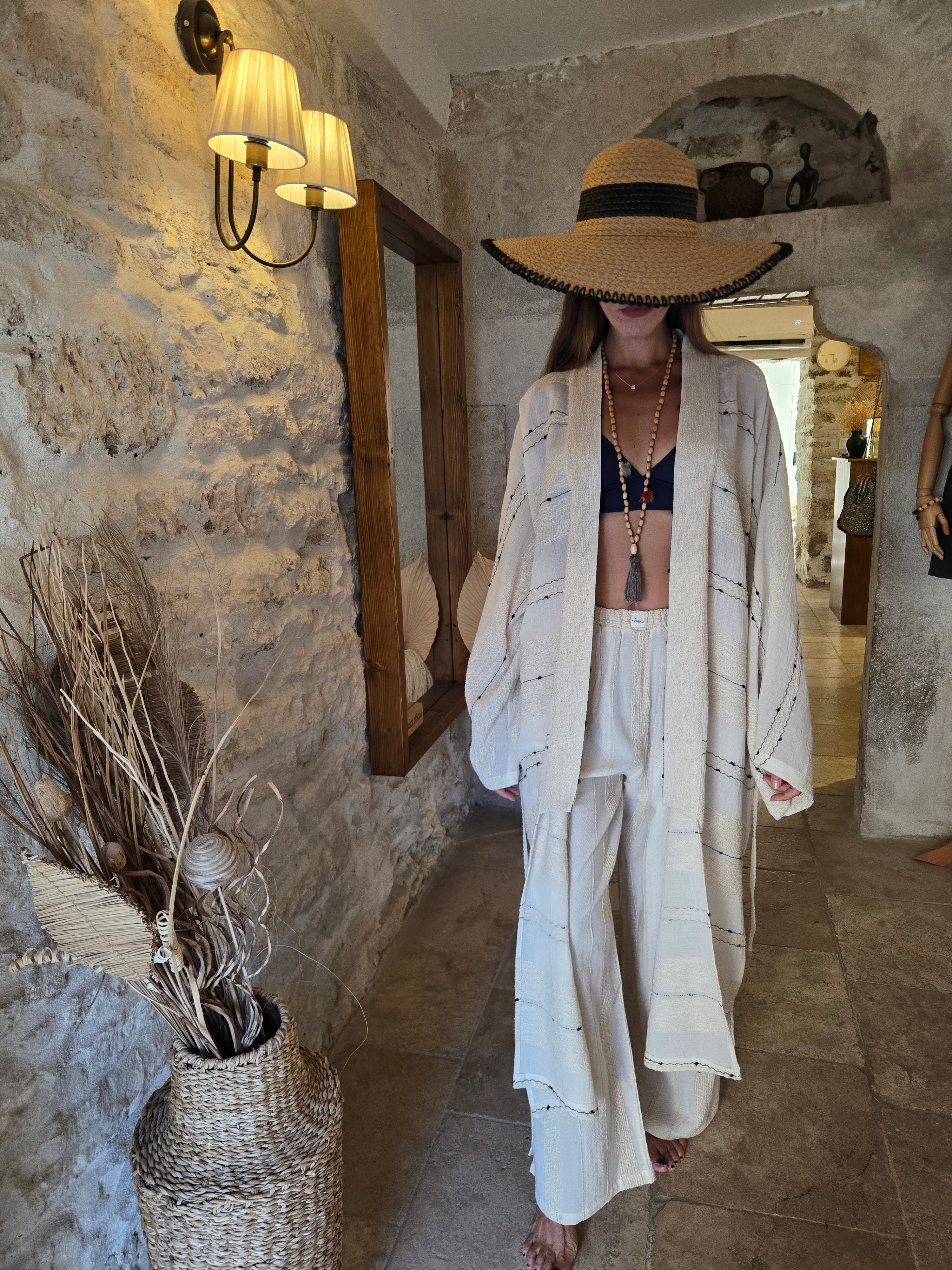 Siyah Çizgi Detaylı Uzun Kimono