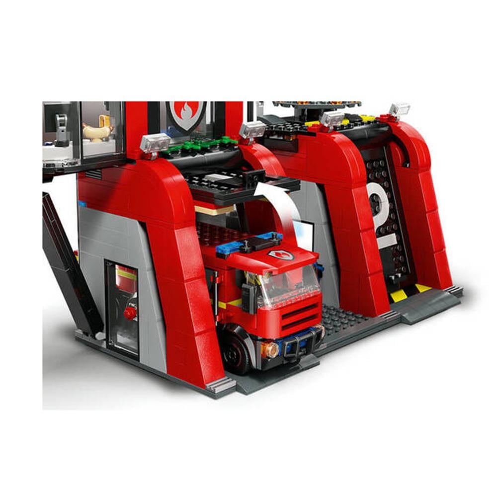 LegoLEGO City İtfaiye Kamyonlu İtfaiye Merkezi 843 Parça