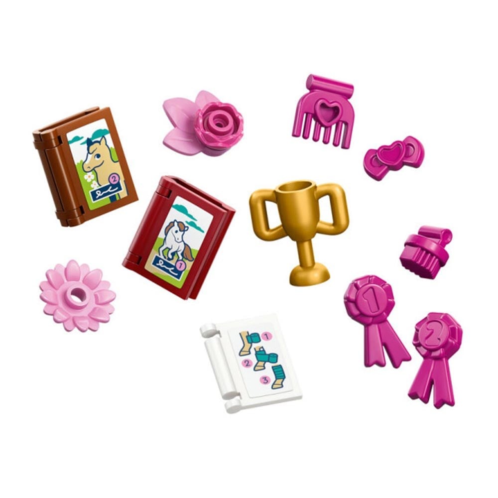 LegoLEGO Friends At Ahırı ve Binicilik Akademisi 735 Parça