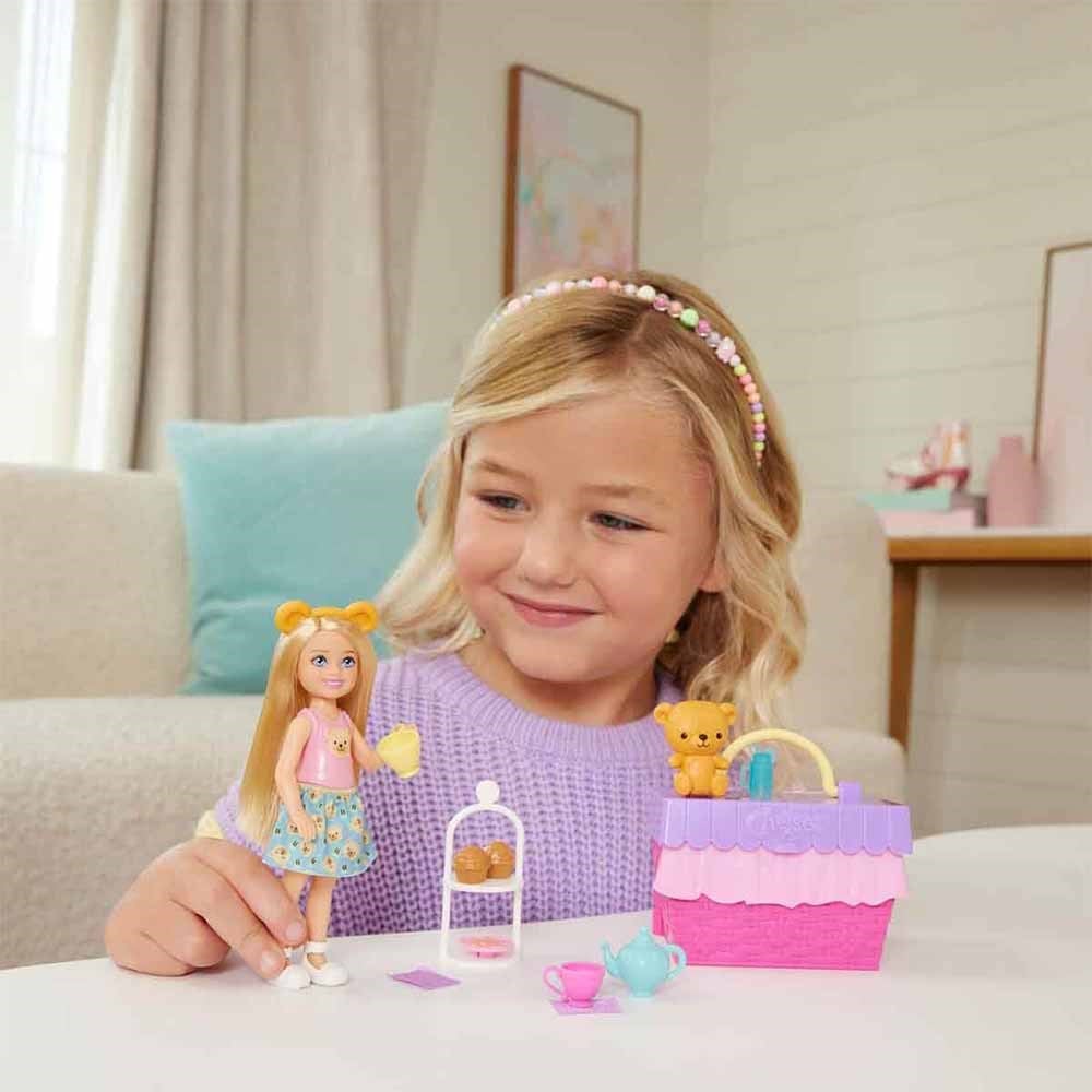BarbieBarbie Chelsea Çay Partisi Oyun Seti