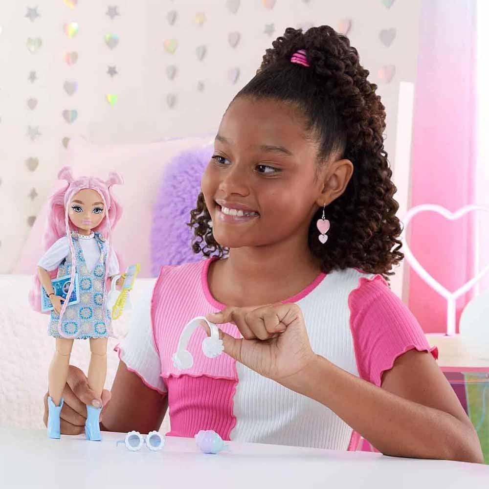 BarbieBarbie Dream Besties Daisy Jean Bebek