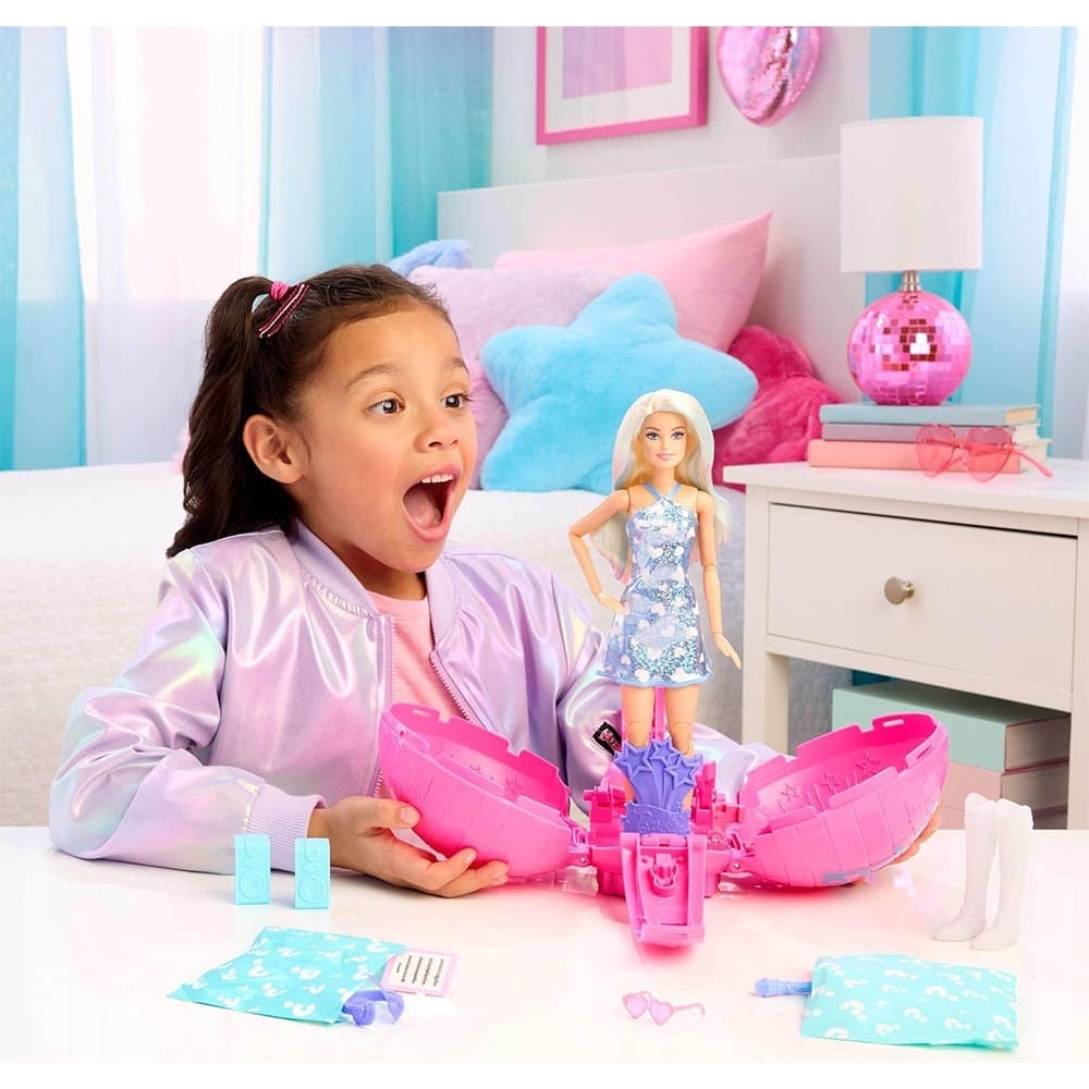 BarbieBarbie Team Barbie Roll Reveal Pop Yıldızı Bebek ve Aksesuarları