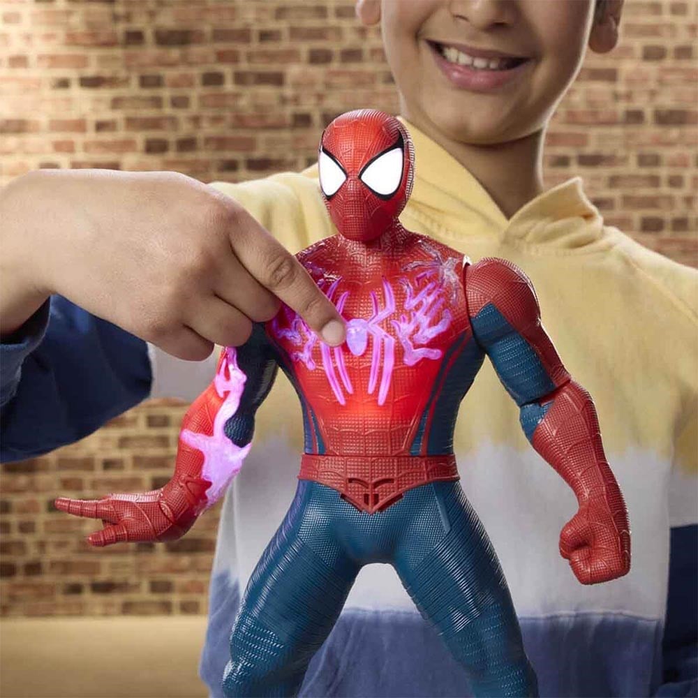 HasbroHasbro Sesli ve Işıklı Brand New Day Spider-Man Aksiyon Figürü