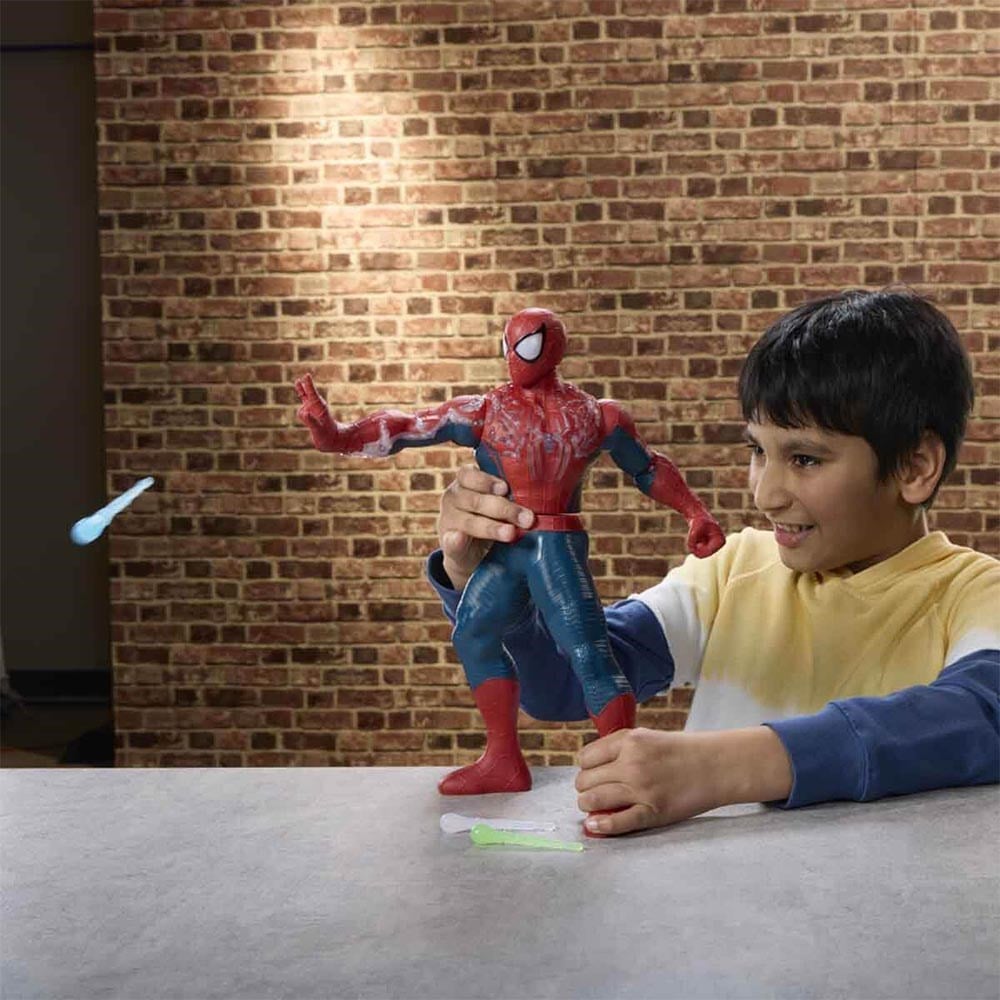HasbroHasbro Sesli ve Işıklı Brand New Day Spider-Man Aksiyon Figürü