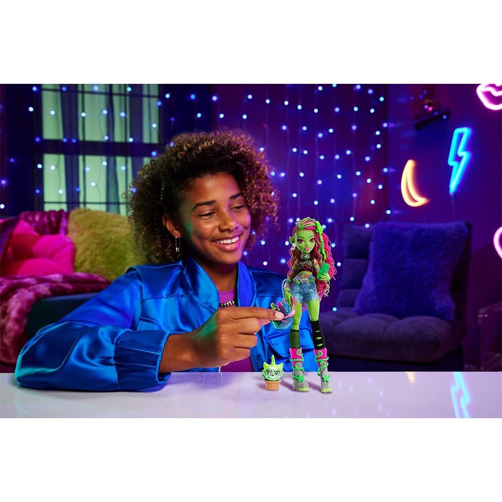Monster HighMonster High Acayip Havalı Arkadaşlar Venus Mcflytrap