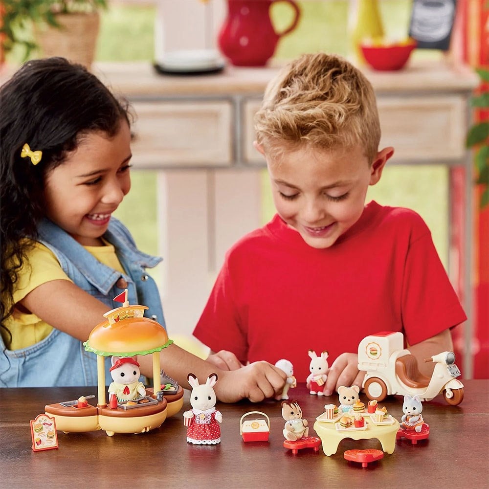 Sylvanian FamilesAdore Sylvanian Families Hamburger Standı