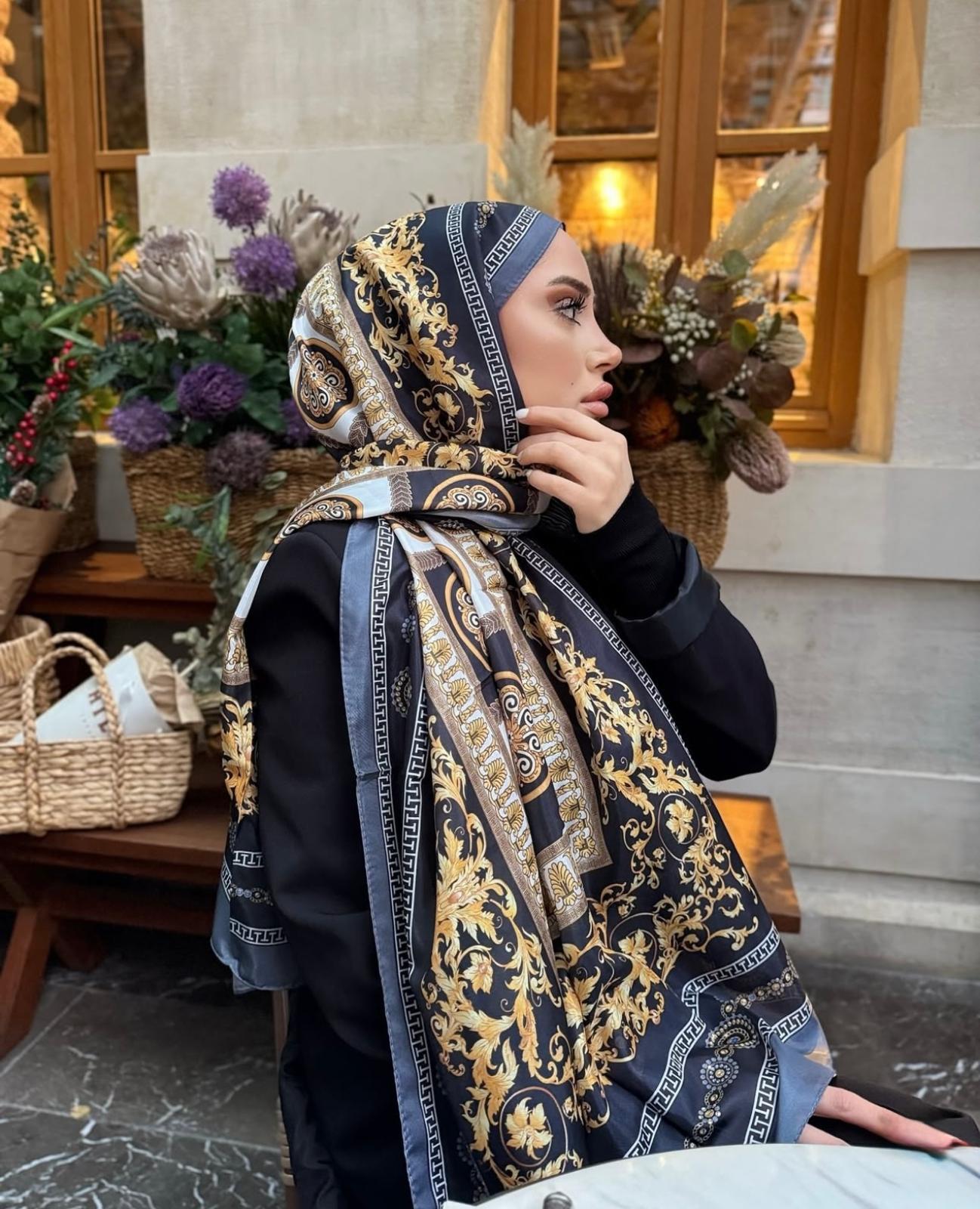 Vers Model Şal Siyaha Gold