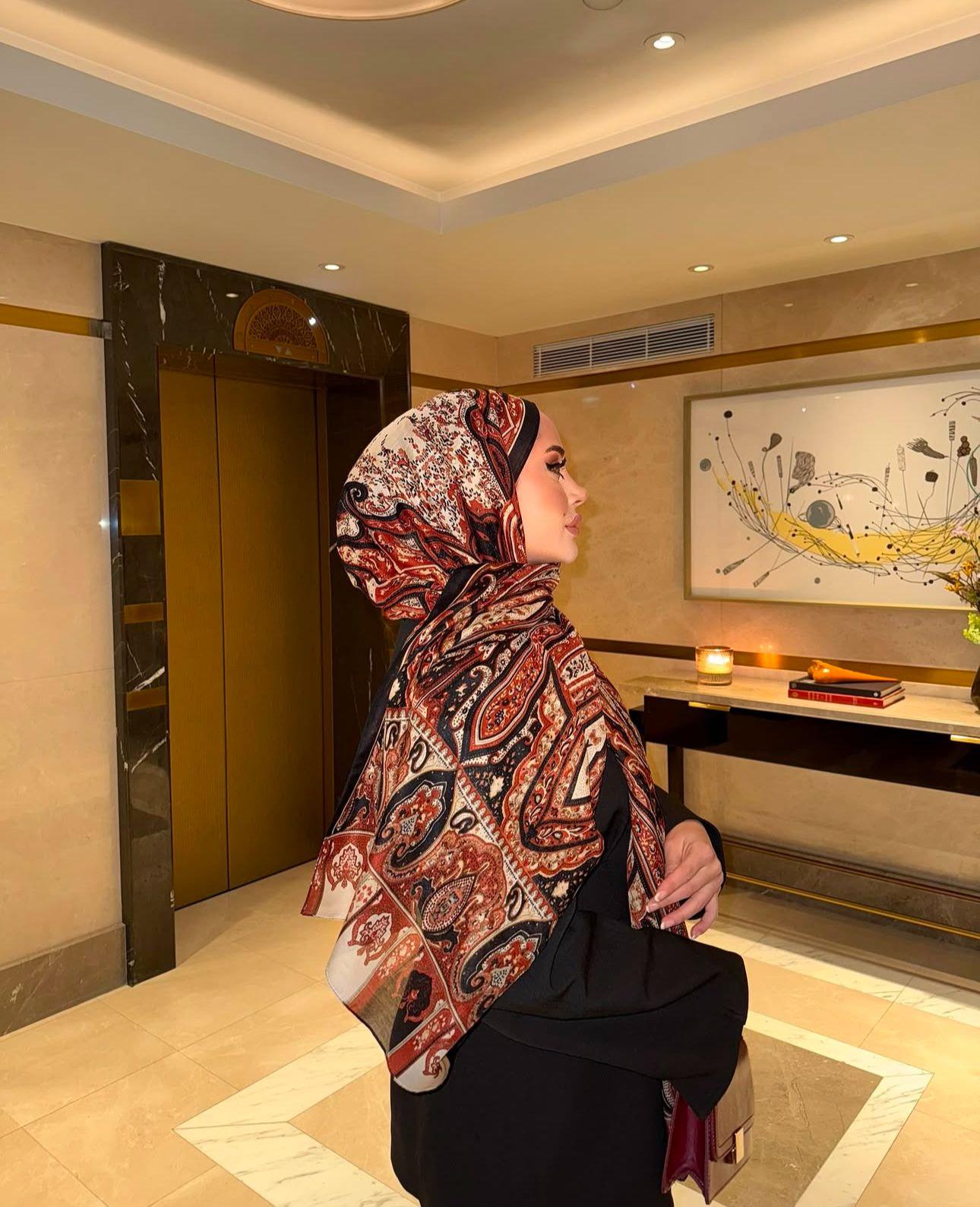 Yüsra Model Şal Siyah Hardal