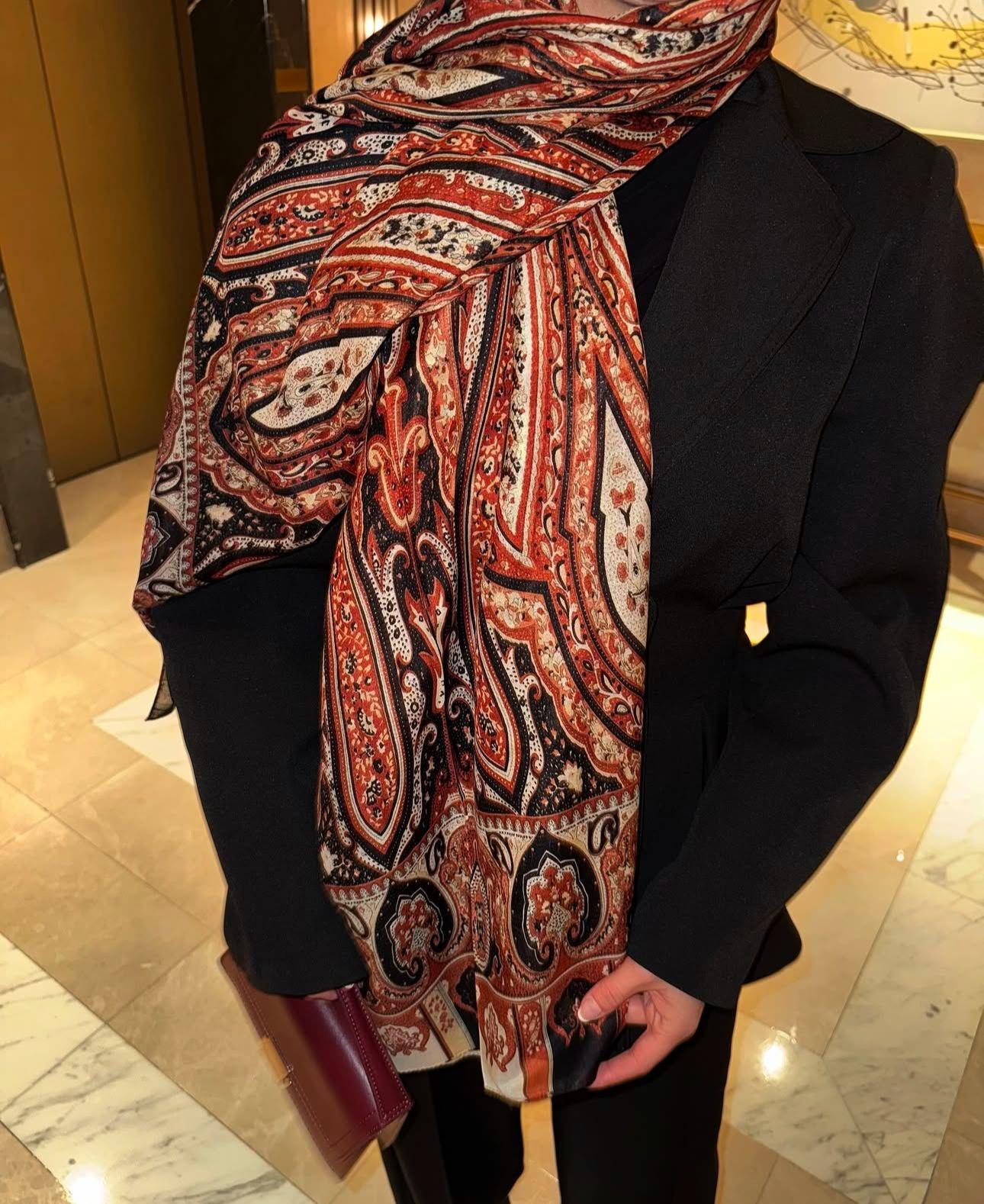 Yüsra Model Şal Siyah Hardal