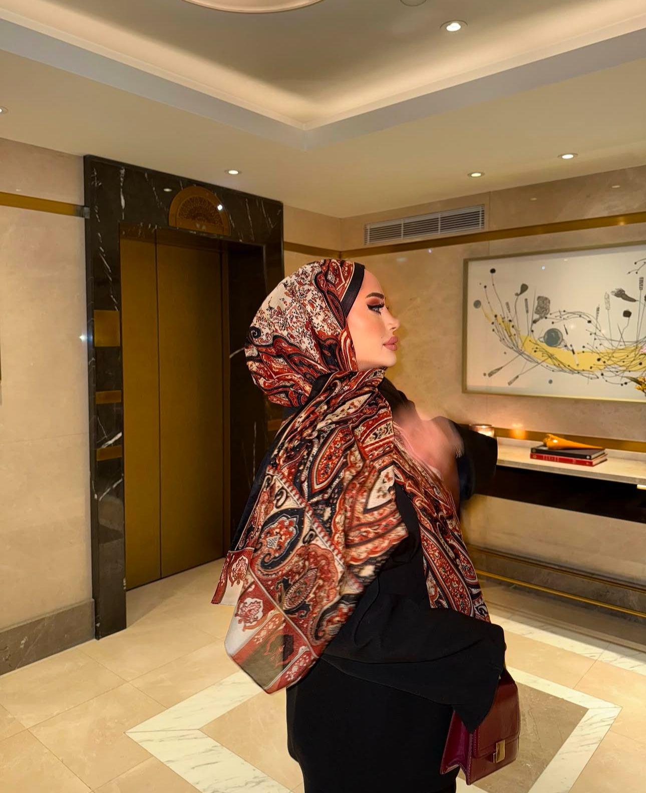 Yüsra Model Şal Siyah Hardal