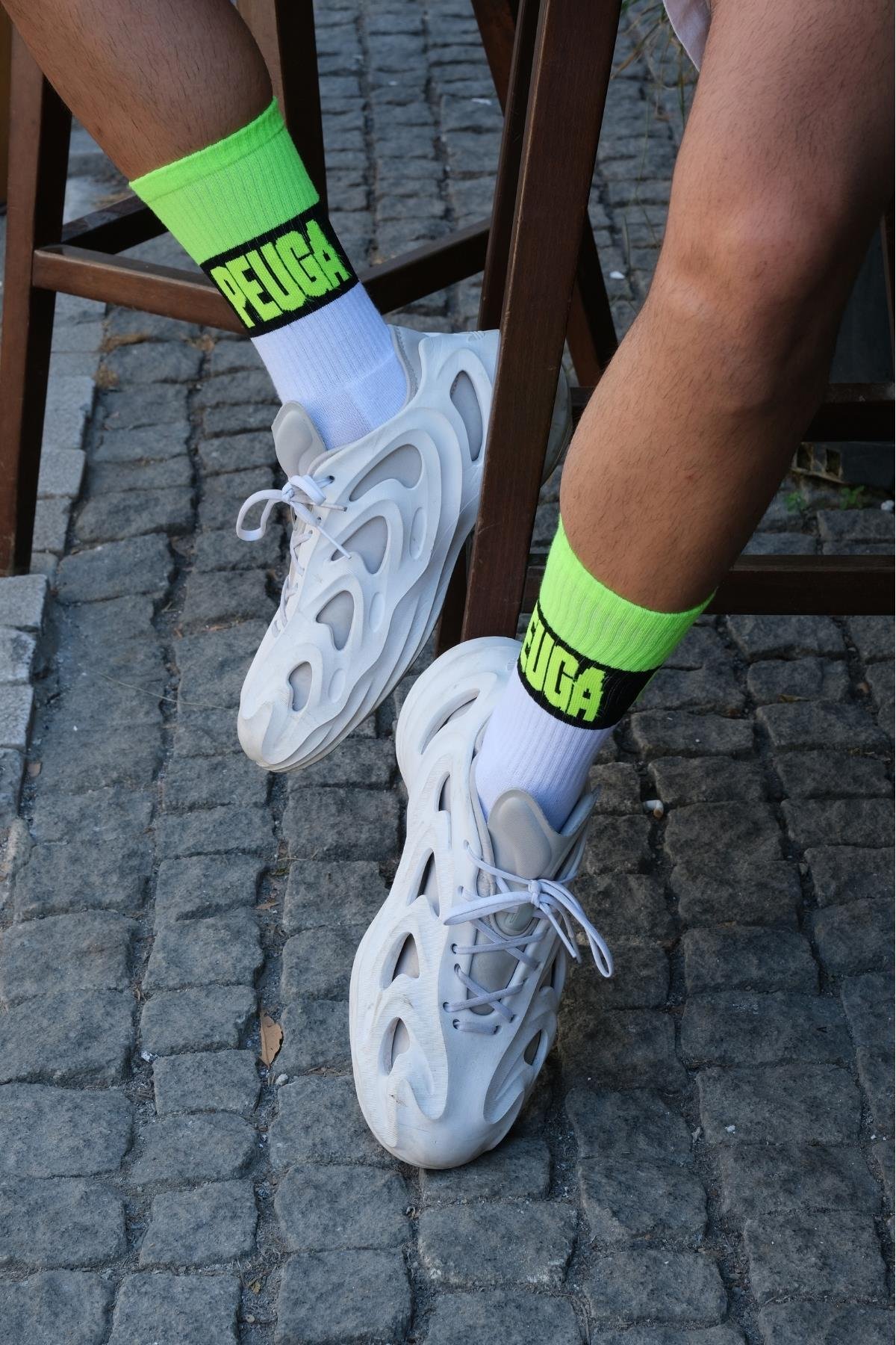 Erkek Beyaz-Neon Sarı Yazılı Soket Çorap