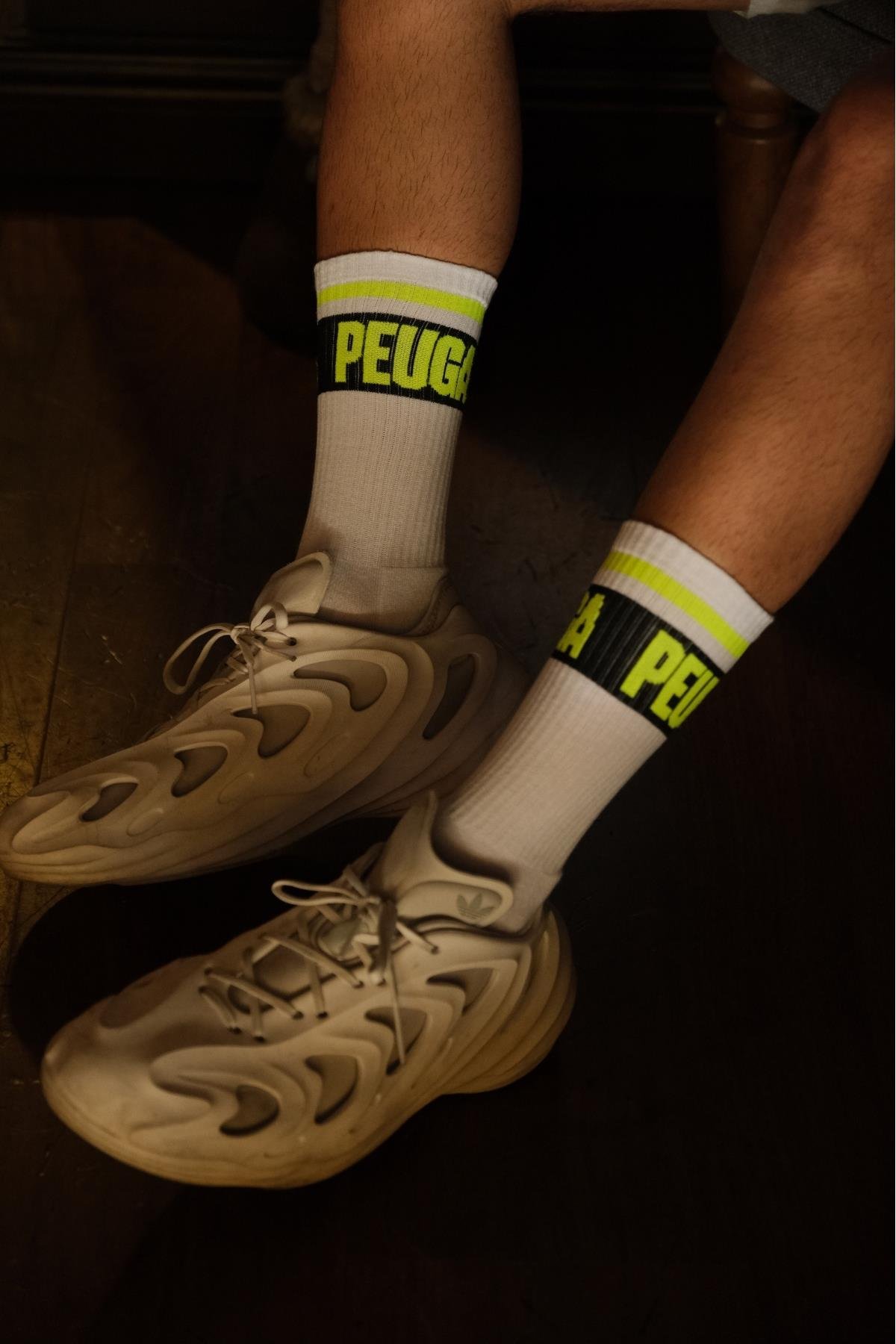 Erkek Beyaz-Siyah Yazılı Soket Çorap