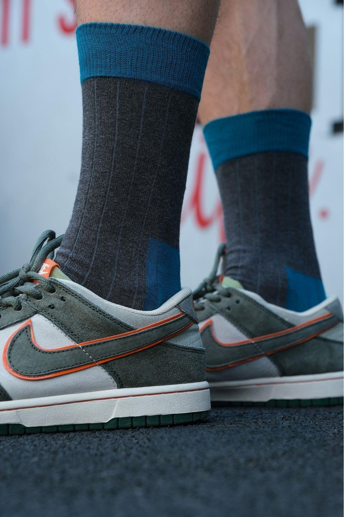 Erkek Füme-Mavi Blok Desenli Soket Çorap