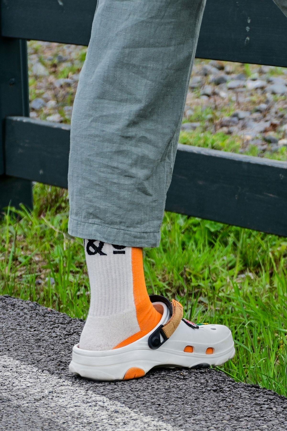 Erkek Turuncu-Bej Logolu Yarım Havlu Soket Çorap