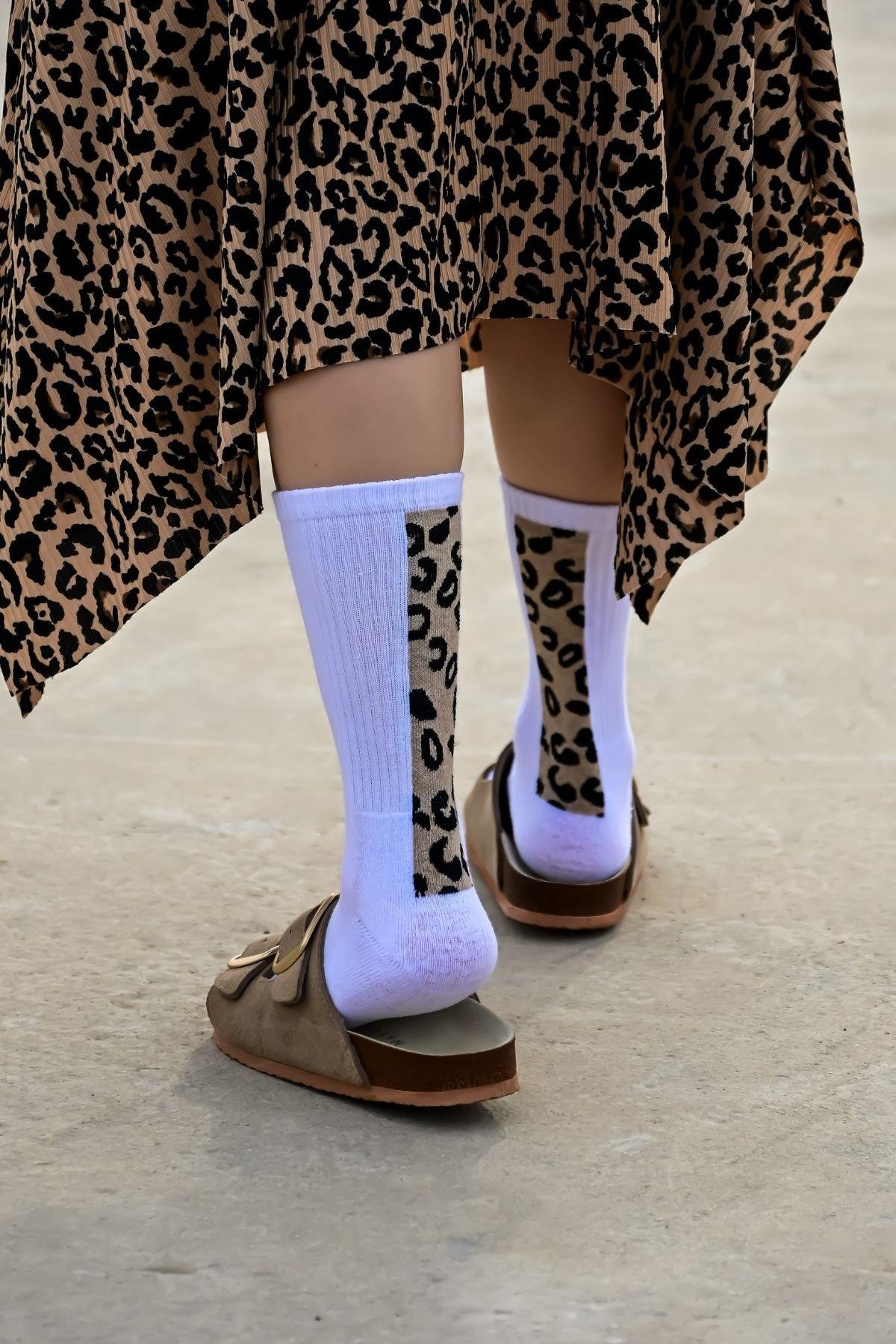 Kadın Beyaz-Bej Leopar Desenli Soket Çorap