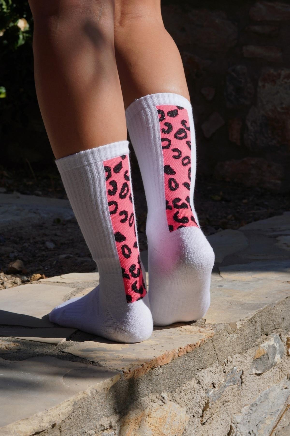 Kadın Beyaz-Pembe Leopar Desenli Soket Çorap