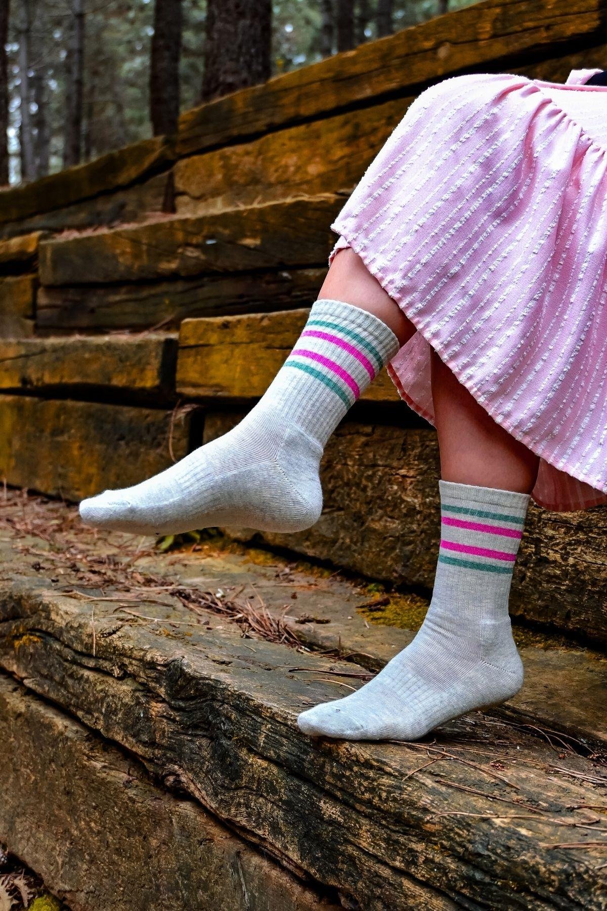 Kadın Gri-Pembe Çizgili Soket Çorap