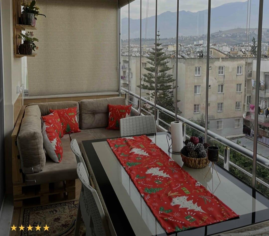 Kırmızı Yılbaşı Temalı 4'lü Kırlent Kılıfı 1 Runner Seti 4kmbs220-RS