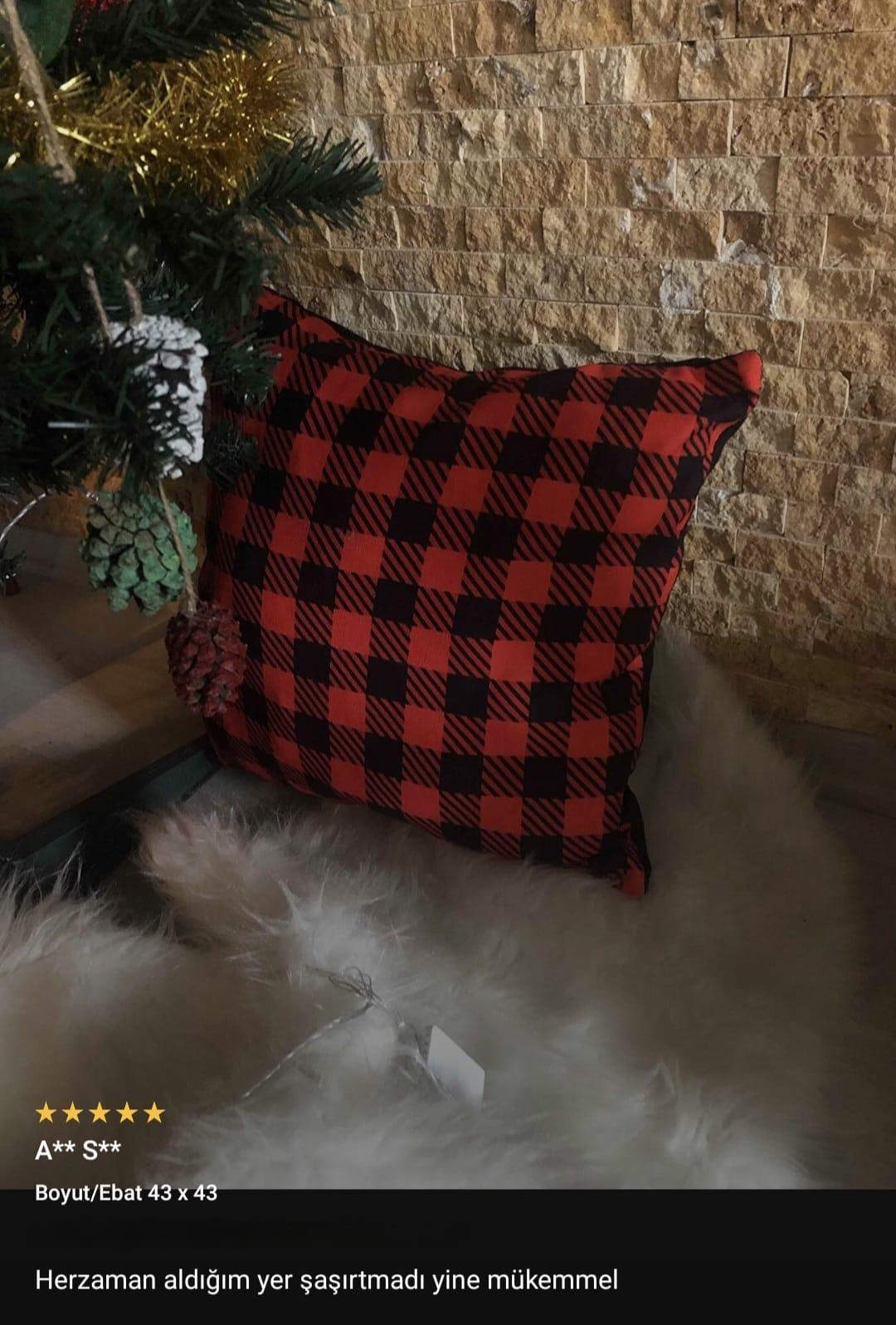 Kırmızı Siyah Yılbaşı Temalı Ekose Desenli Dijital Baskılı Kırlent Kılıfı CGH800