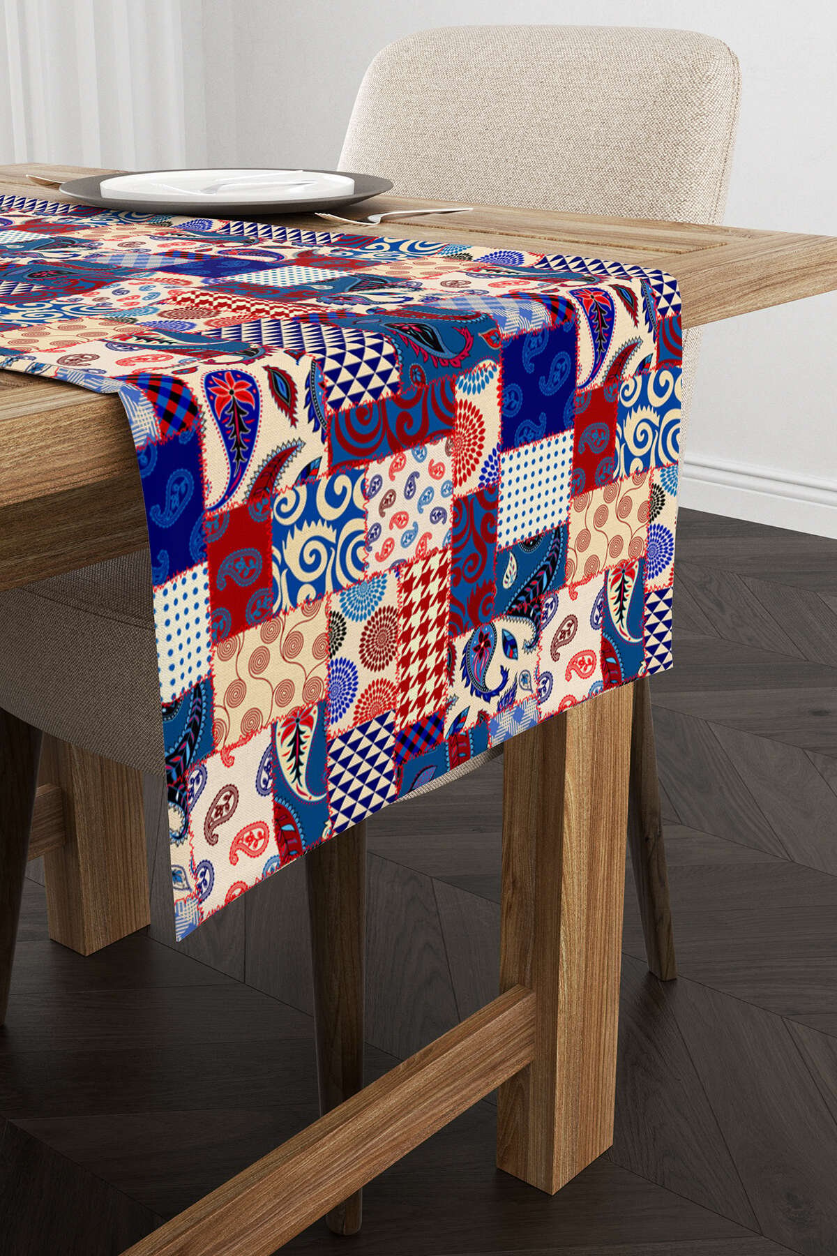 Kırmızı Lacivert Etnik Patchwork Desenli Dijital Baskılı Runner CGH623-RN