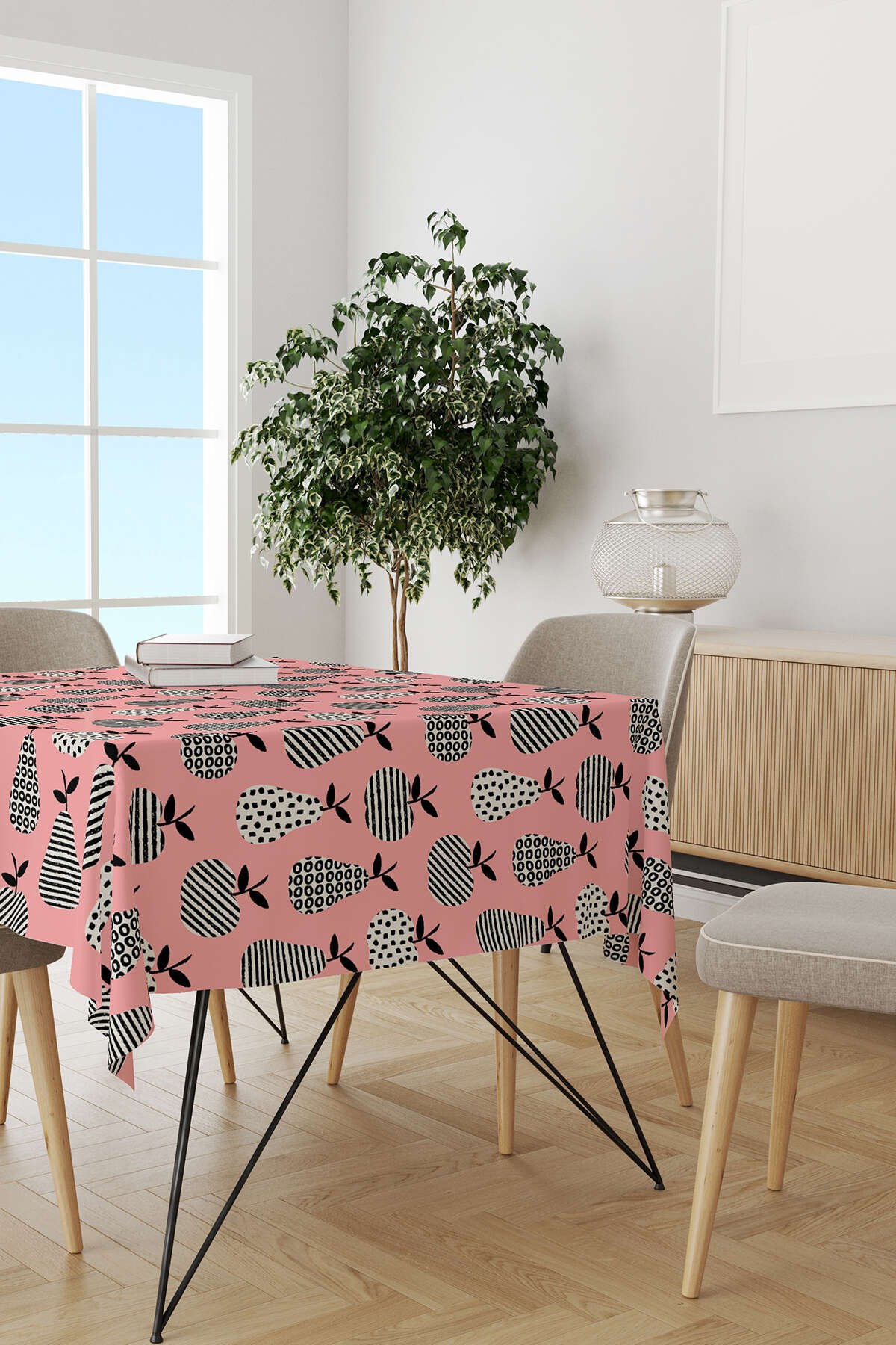 Pembe Siyah Dekoratif Meyve Desenli Dijital Baskılı Masaörtüsü CGH598-MS