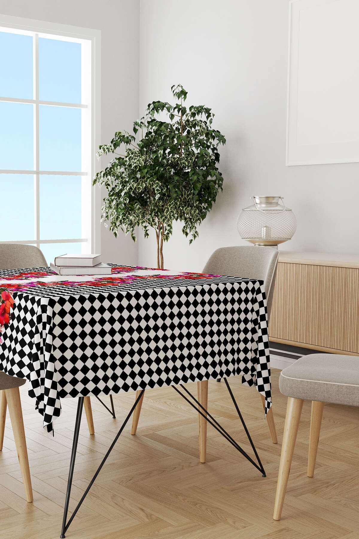 Siyah Beyaz Kareli Çiçek Desenli Dijital Baskılı Masaörtüsü CGH1106-2-MS