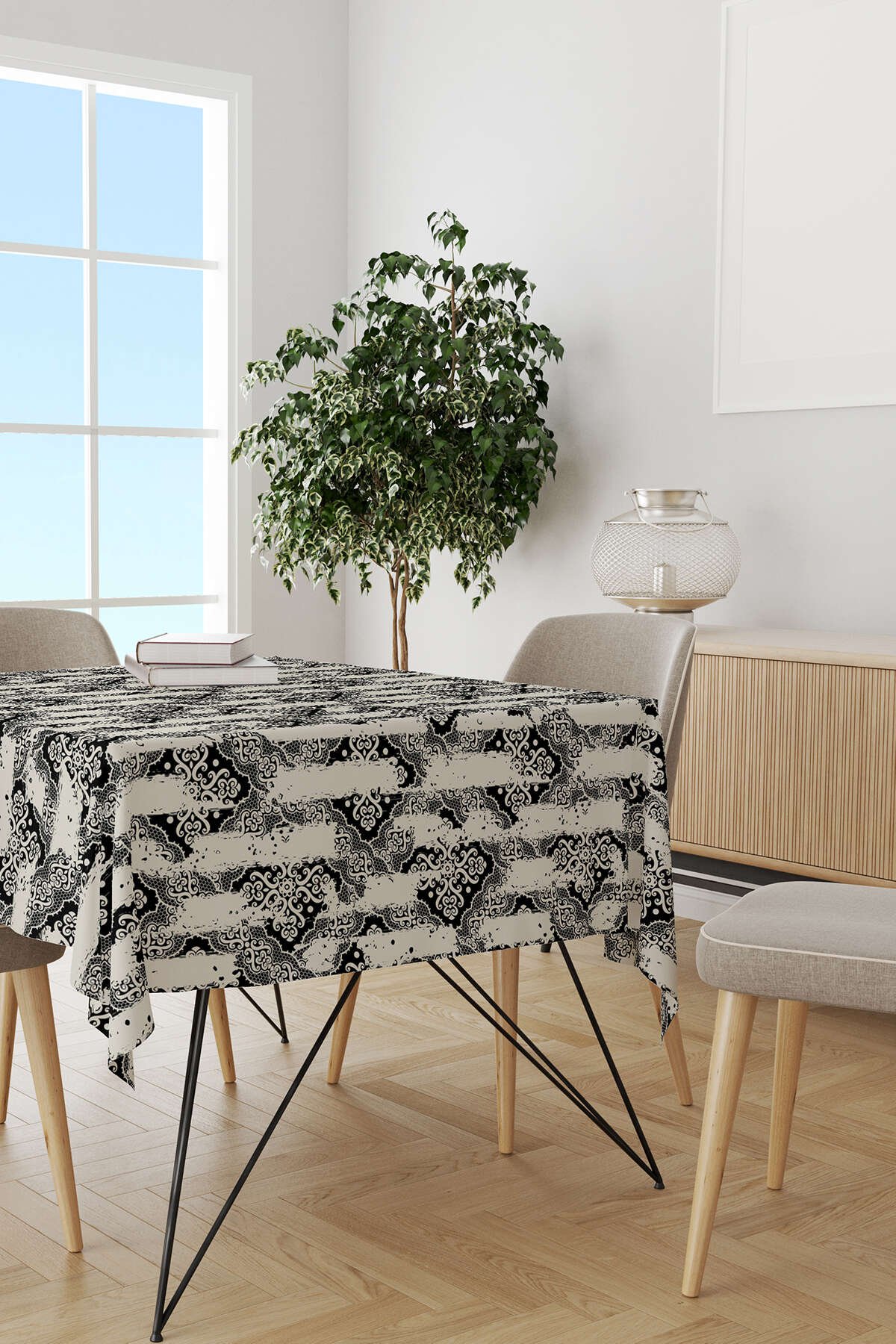 Siyah Krem Damask Desenli Masaörtüsü CGH099-MS