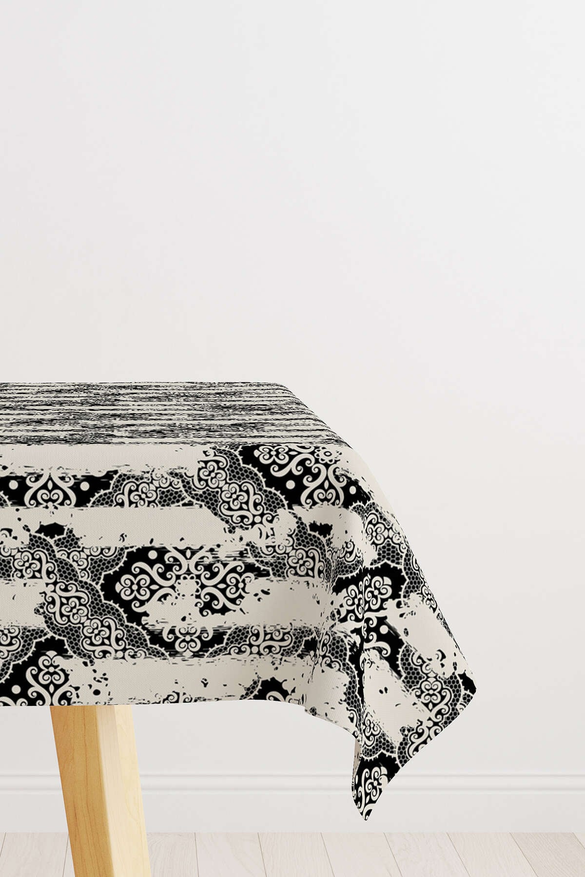 Siyah Krem Damask Desenli Masaörtüsü CGH099-MS