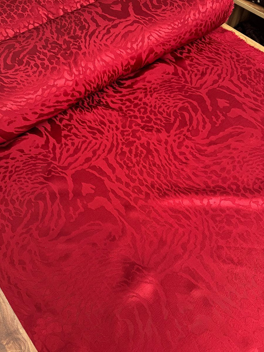 Zeymra - Bordo Renk Leopar Desenli Jakarlı Javanez Kumaş (Çiftlik Sattıran Kumaş)