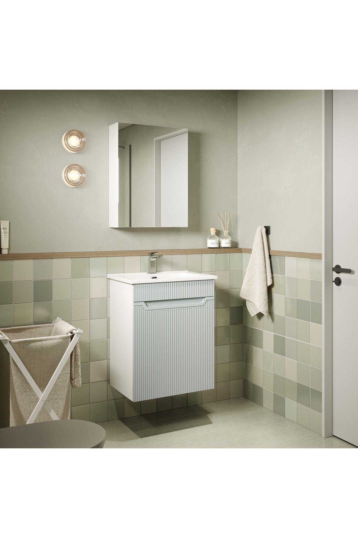 BANYO DOLABI AYNALI CNC İŞLEMELİ MEMBRAN KAPAKLI 55 cm