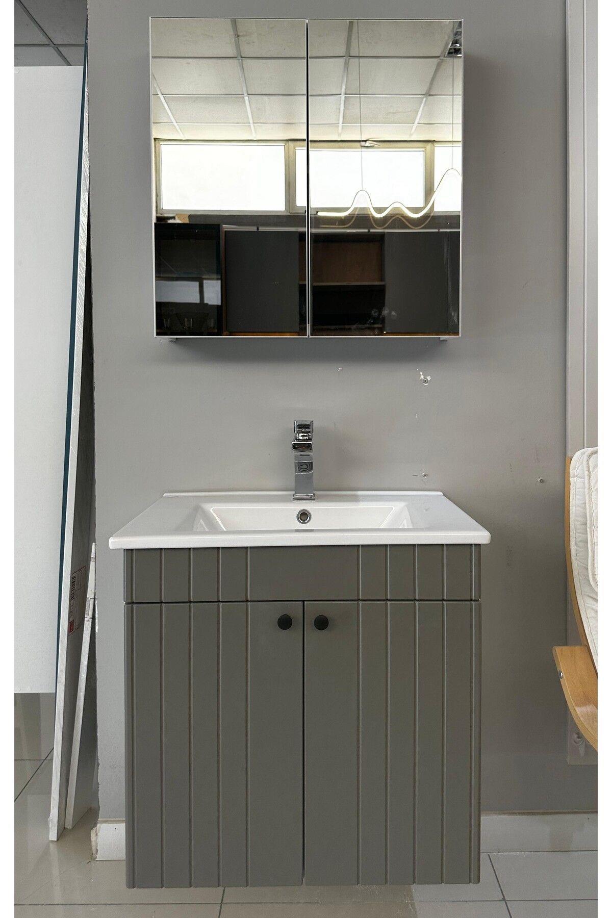 BANYO DOLABI AYNALI CNC İŞLEMELİ MEMBRAN KAPAKLI 65 cm