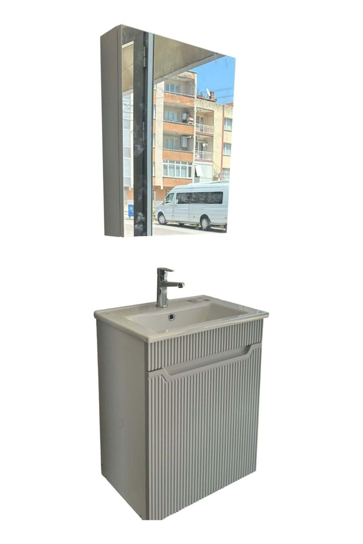BANYO DOLABI AYNALI CNC İŞLEMELİ MEMBRAN KAPAKLI 55 cm