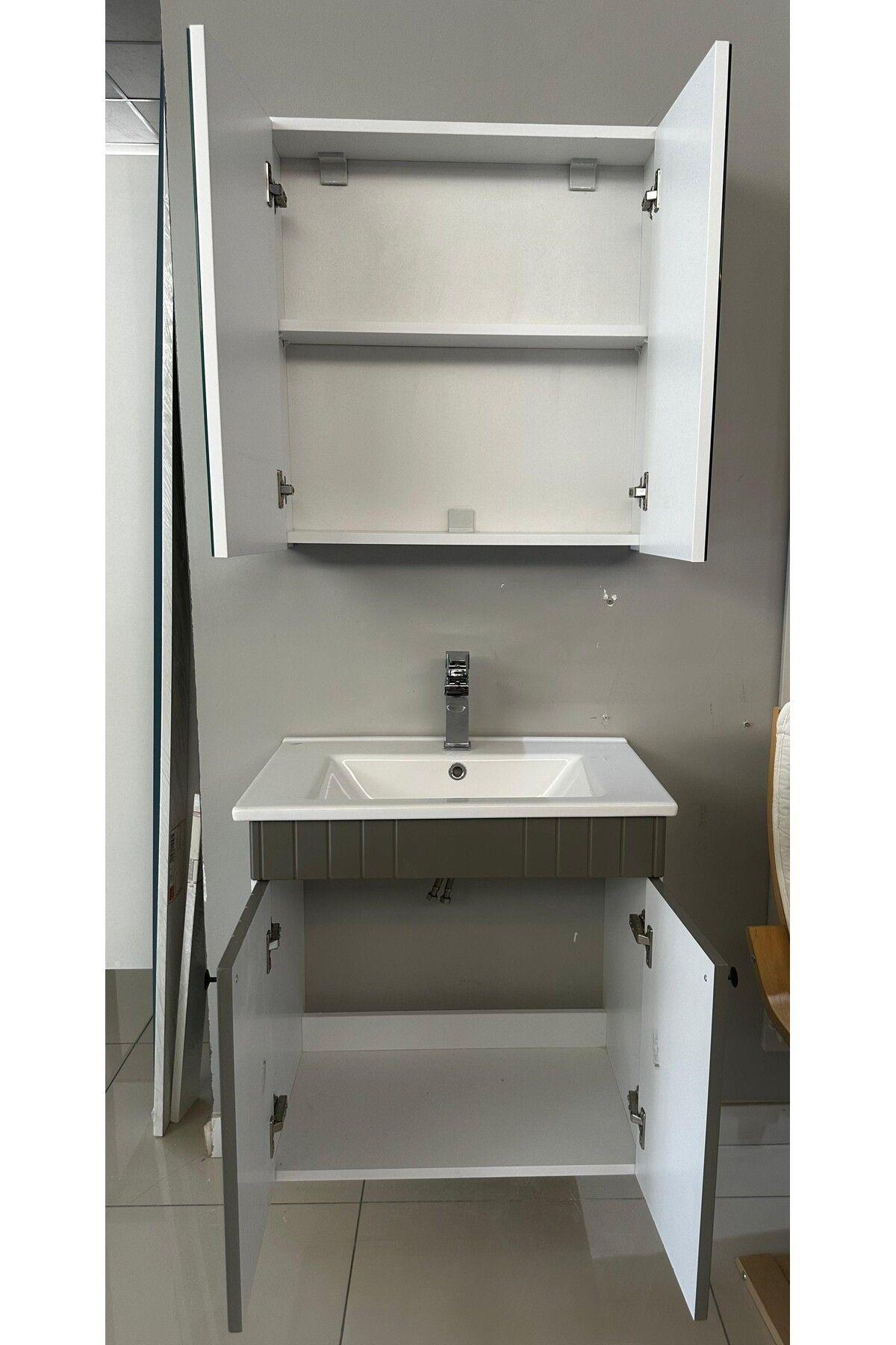 BANYO DOLABI AYNALI CNC İŞLEMELİ MEMBRAN KAPAKLI 65 cm
