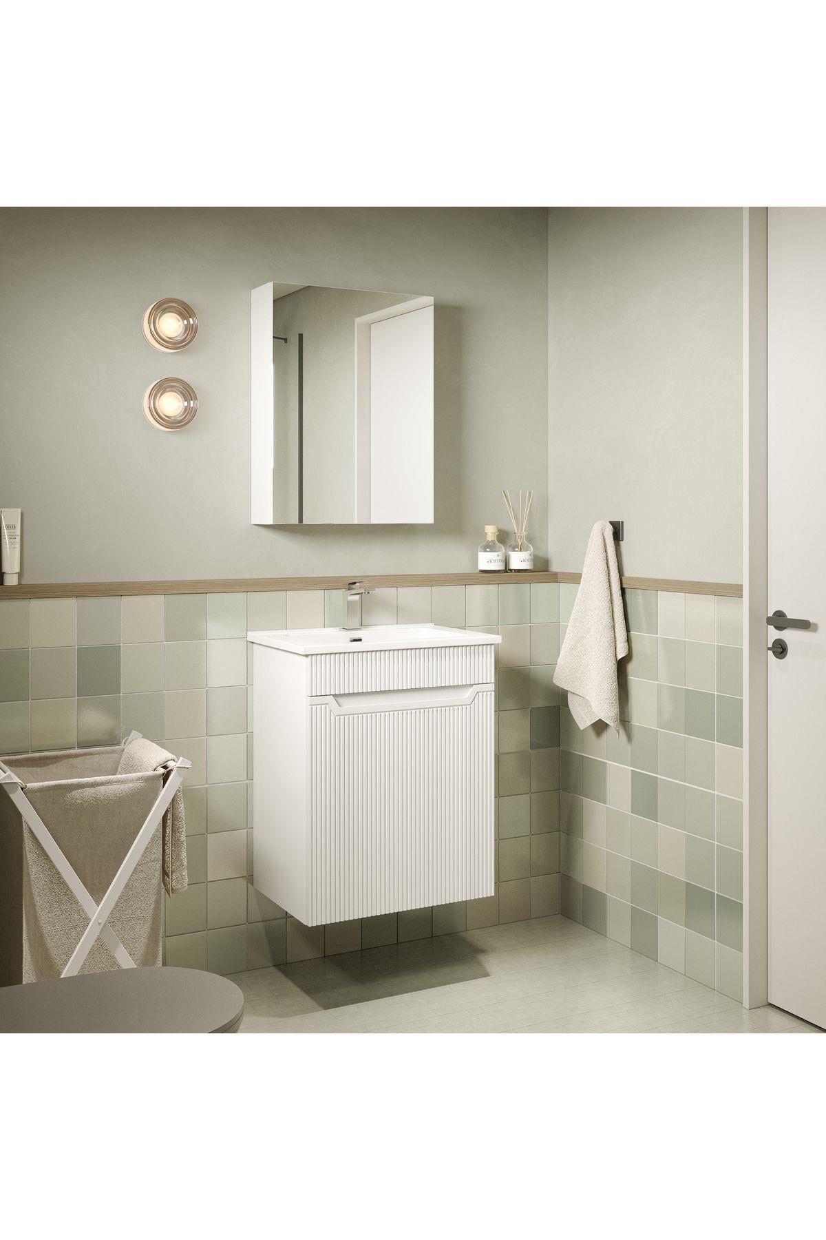BANYO DOLABI AYNALI CNC İŞLEMELİ MEMBRAN KAPAKLI 55 cm