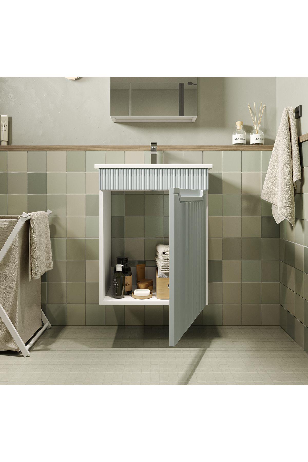 BANYO DOLABI AYNALI CNC İŞLEMELİ MEMBRAN KAPAKLI 55 cm