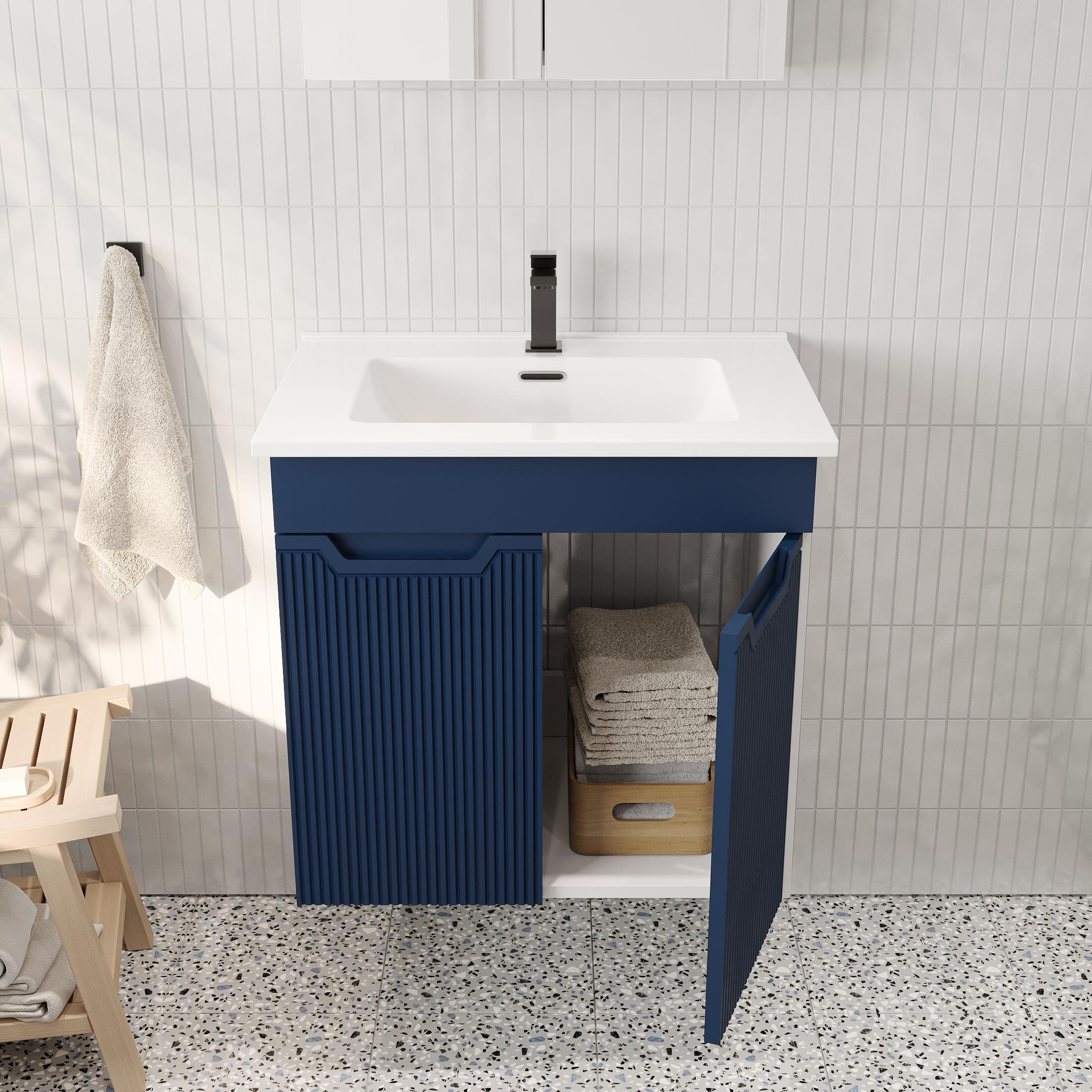 BANYO DOLABI AYNALI CNC İŞLEMELİ MEMBRAN KAPAKLI 65 cm