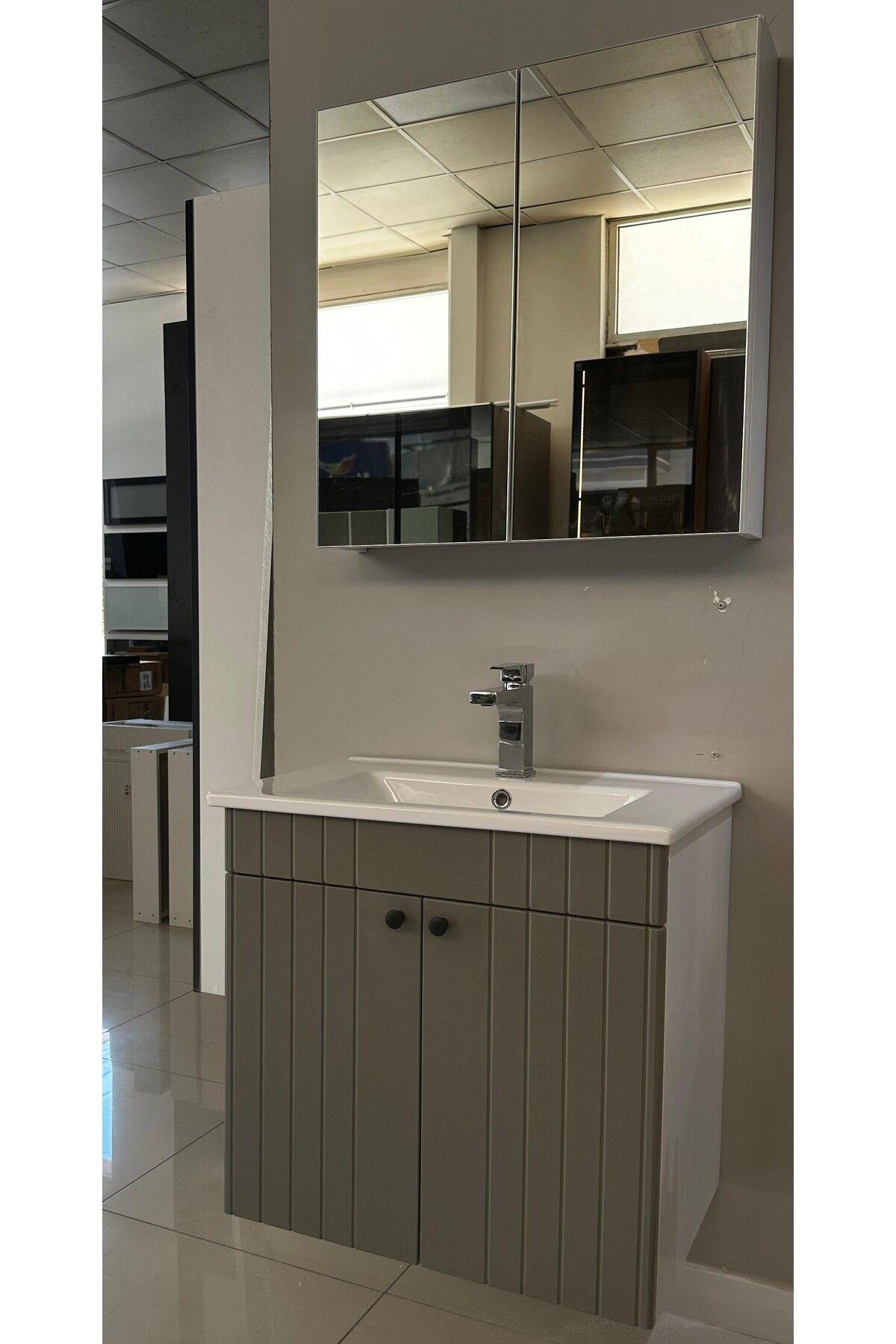 BANYO DOLABI AYNALI CNC İŞLEMELİ MEMBRAN KAPAKLI 65 cm