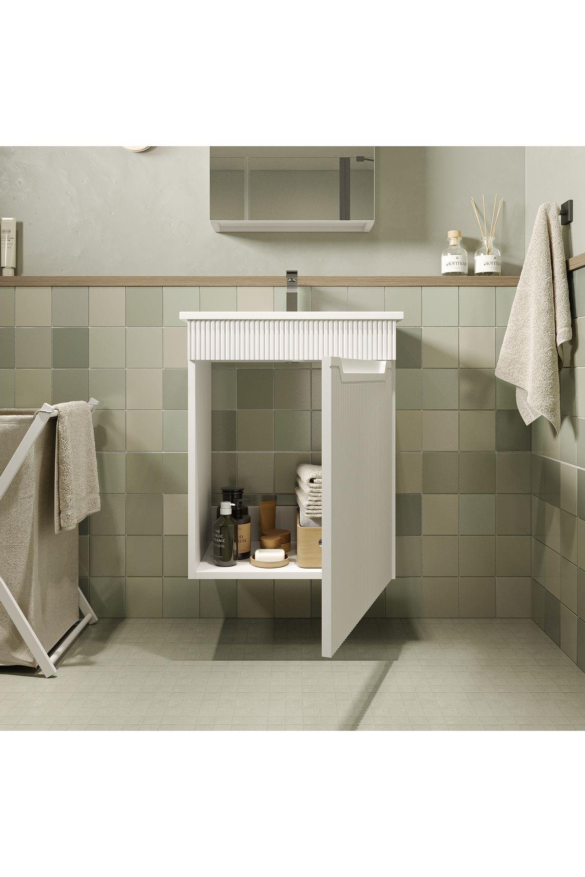 BANYO DOLABI AYNALI CNC İŞLEMELİ MEMBRAN KAPAKLI 55 cm