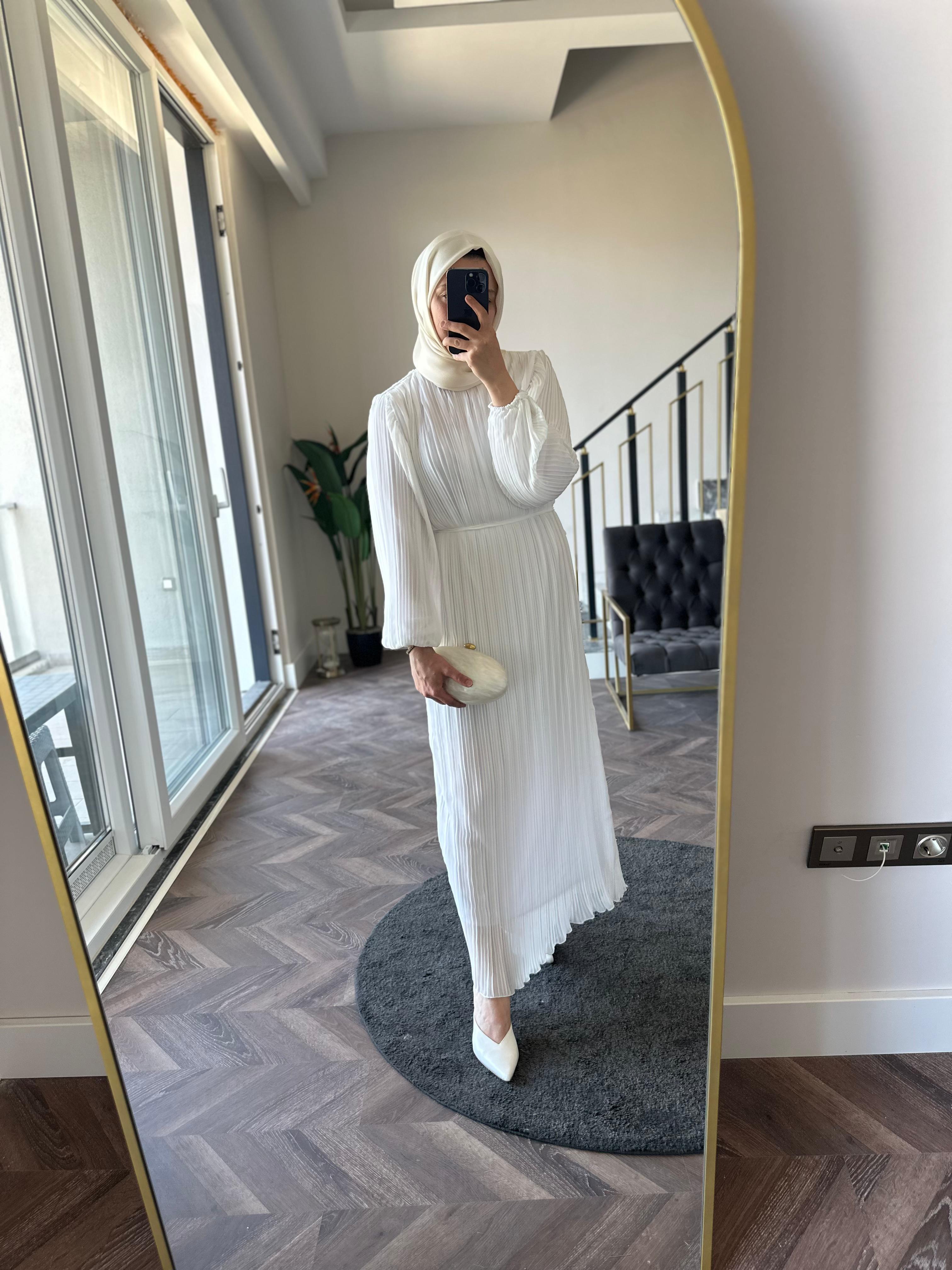 Piliseli Model Seyyar Kemer Tesettür Elbise