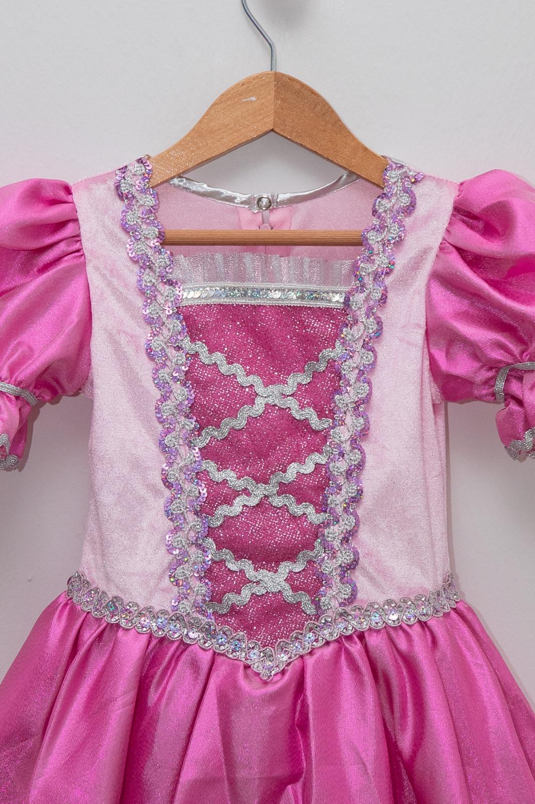 UYUGAN GÜZEL KOSTÜMÜ