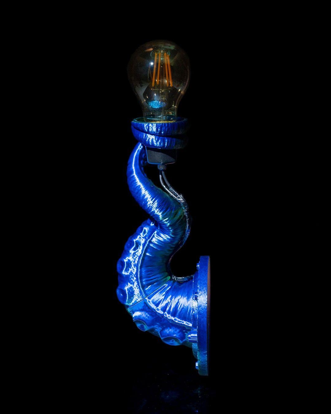 ahtapot-kollu-duvar-lambasi-839fbc.jpg