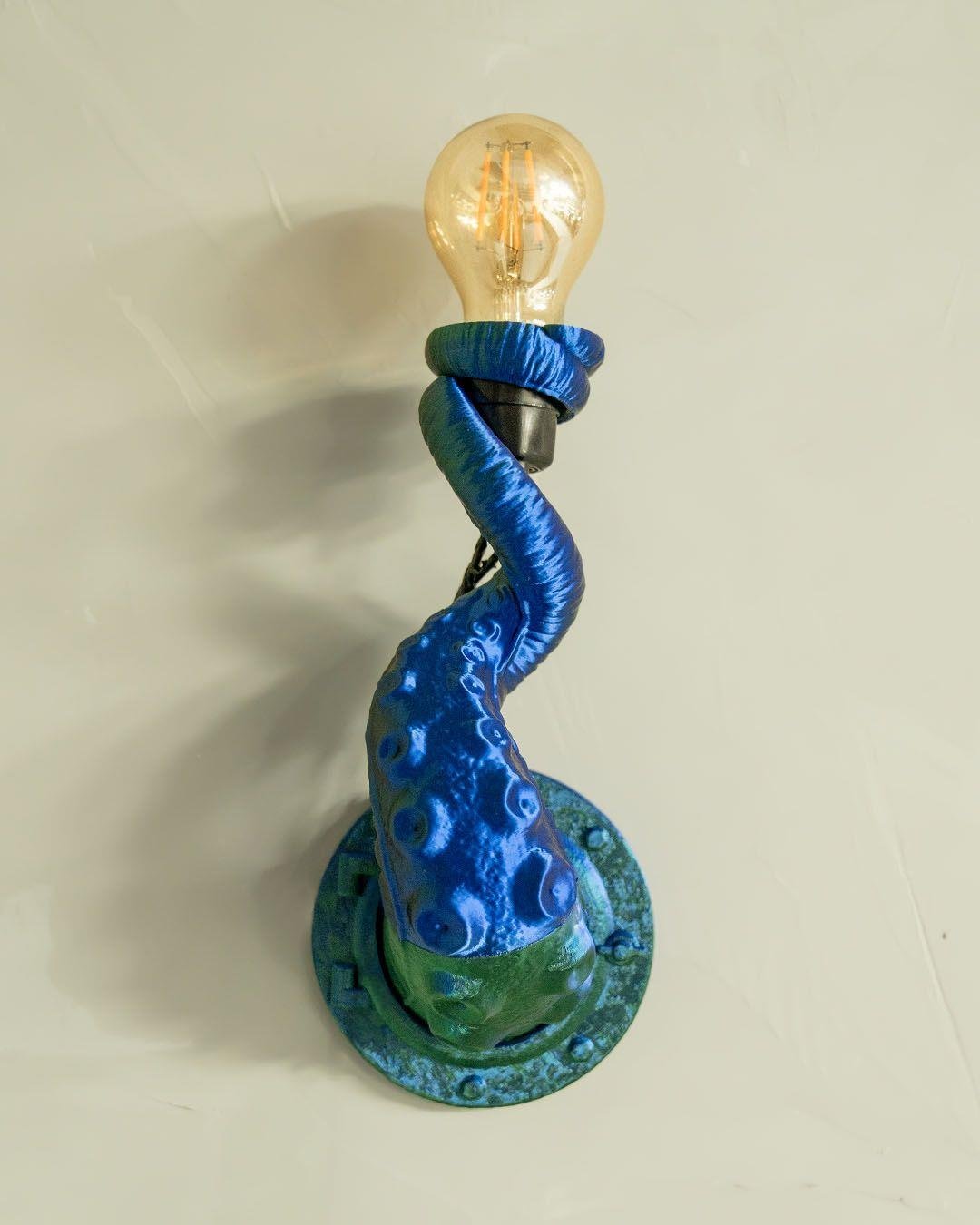 ahtapot-kollu-duvar-lambasi-f-70a0.jpg