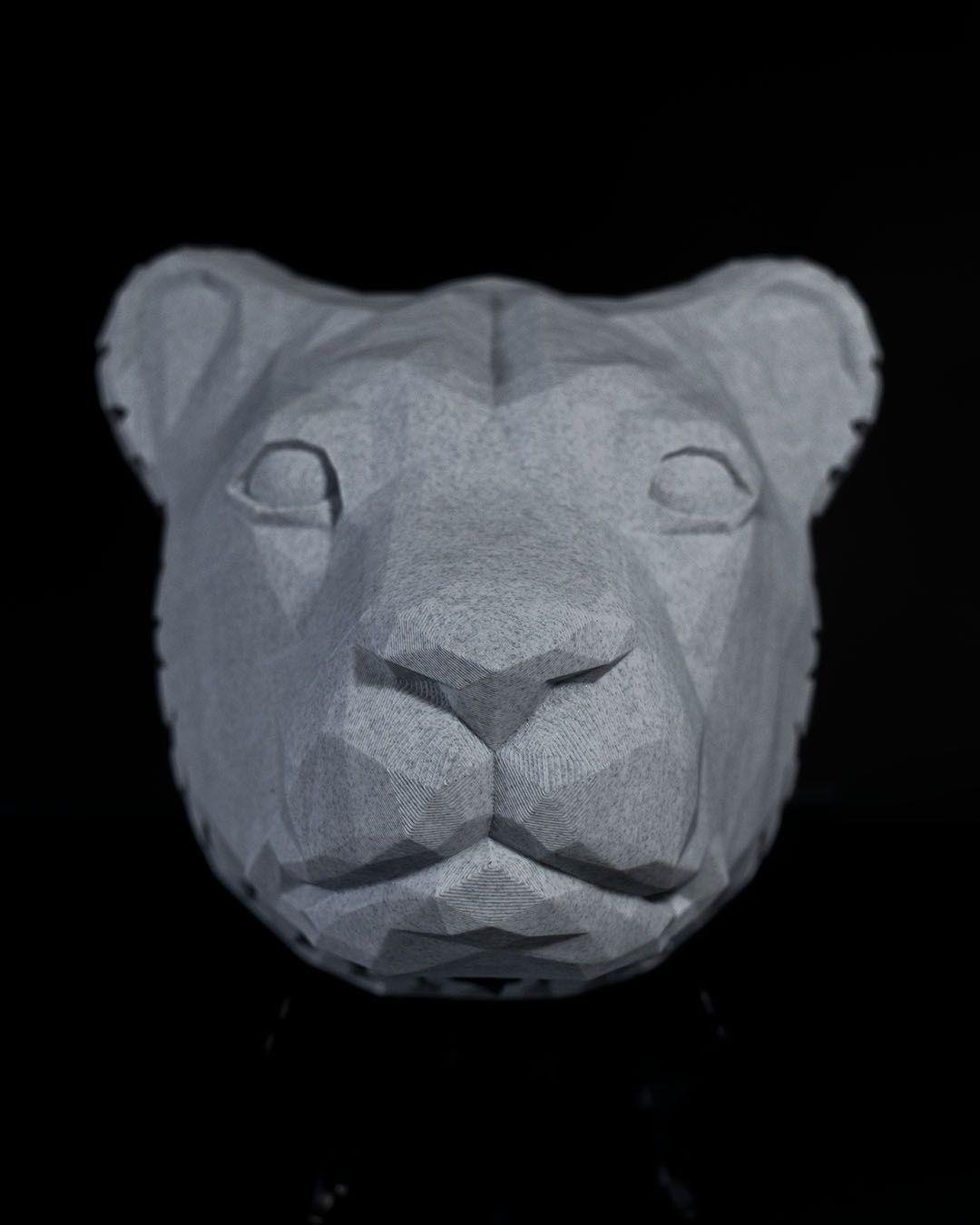 Aslan Başı Duvar Lambası – LED Aydınlatmalı 3D Duvar Dekoru
