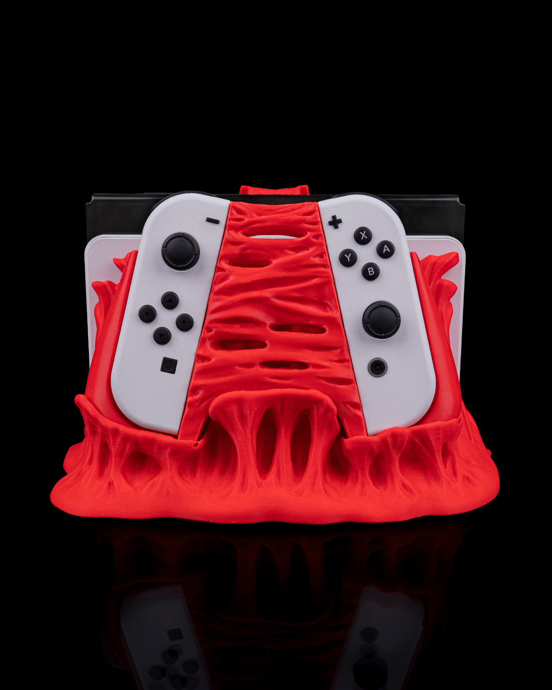 chew-it-dock-cover-and-controller-hold-3-4145.png