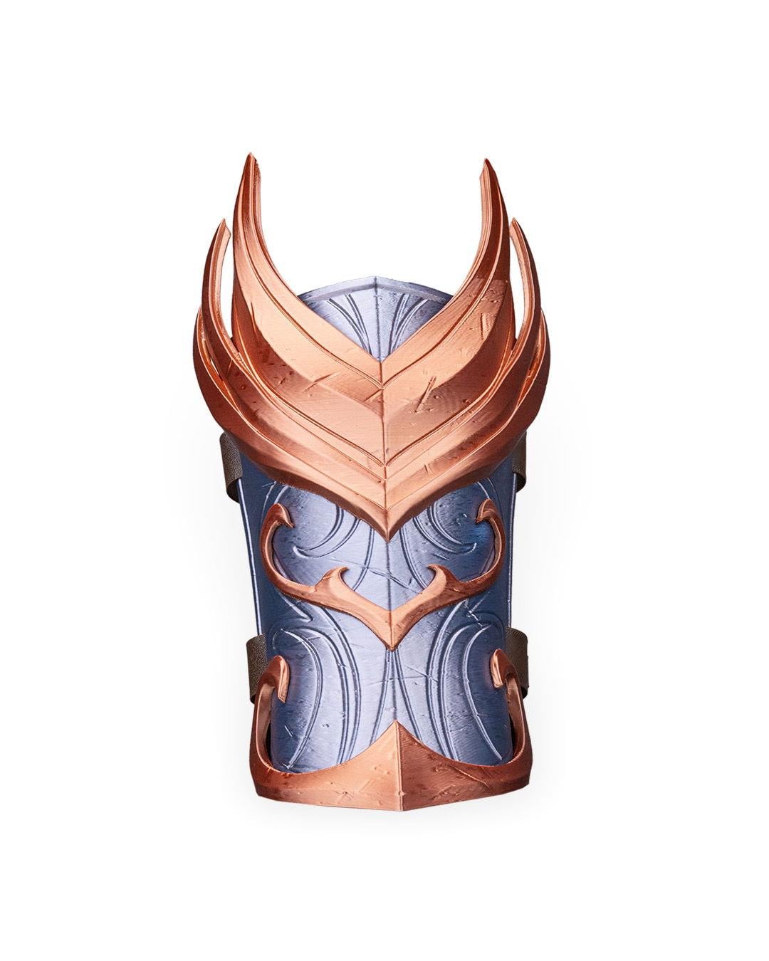elf-knight-gauntlet-and-vambrace-figur-ed01ee.jpg