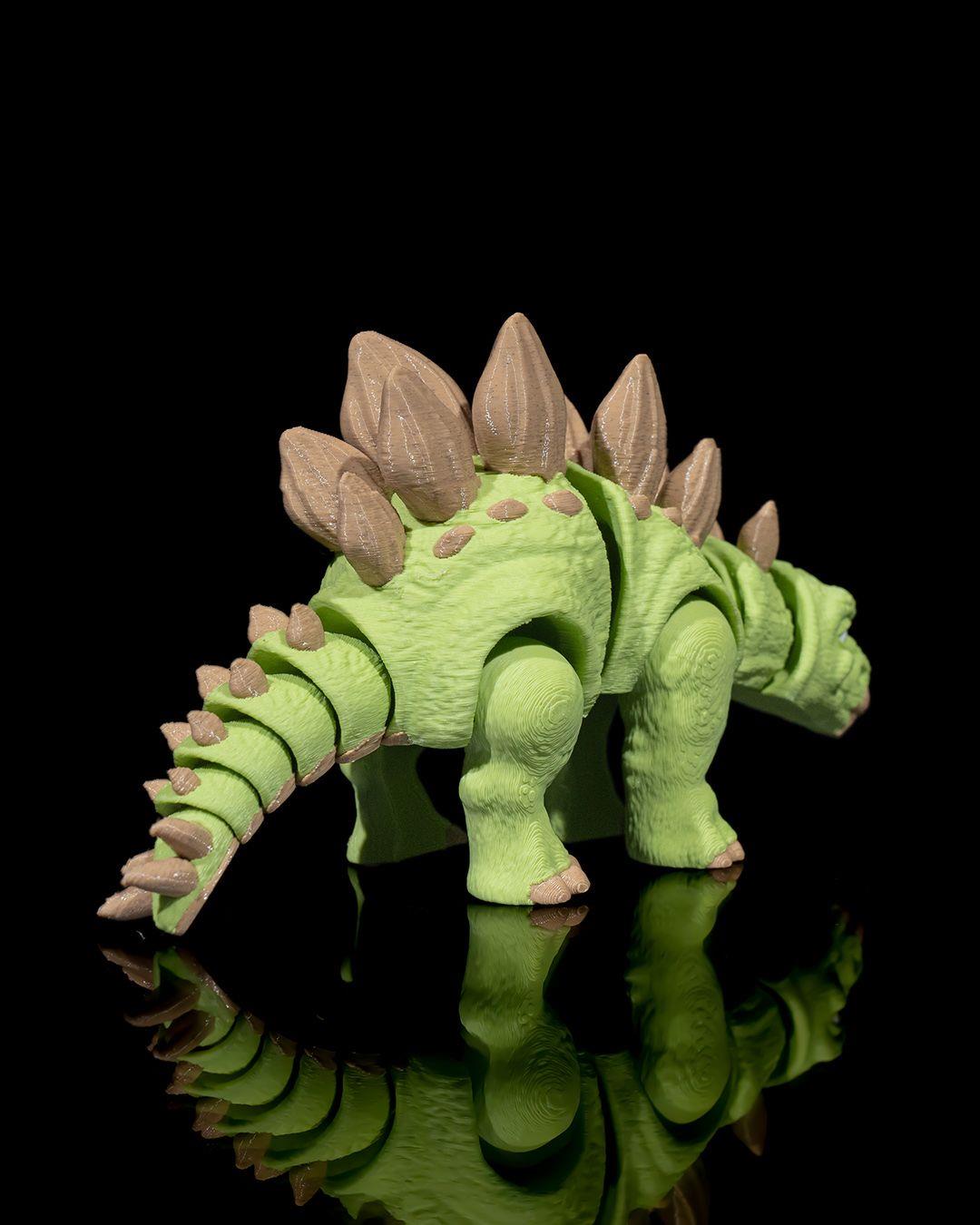 Hareketli Stegosaurus Figürü