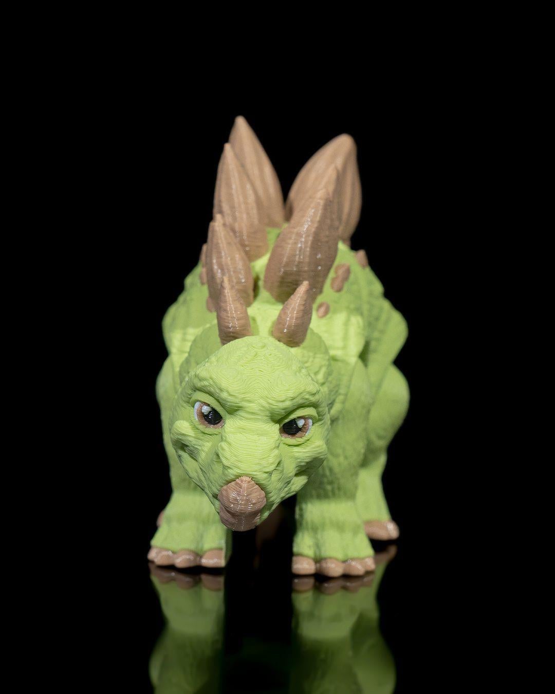 Hareketli Stegosaurus Figürü